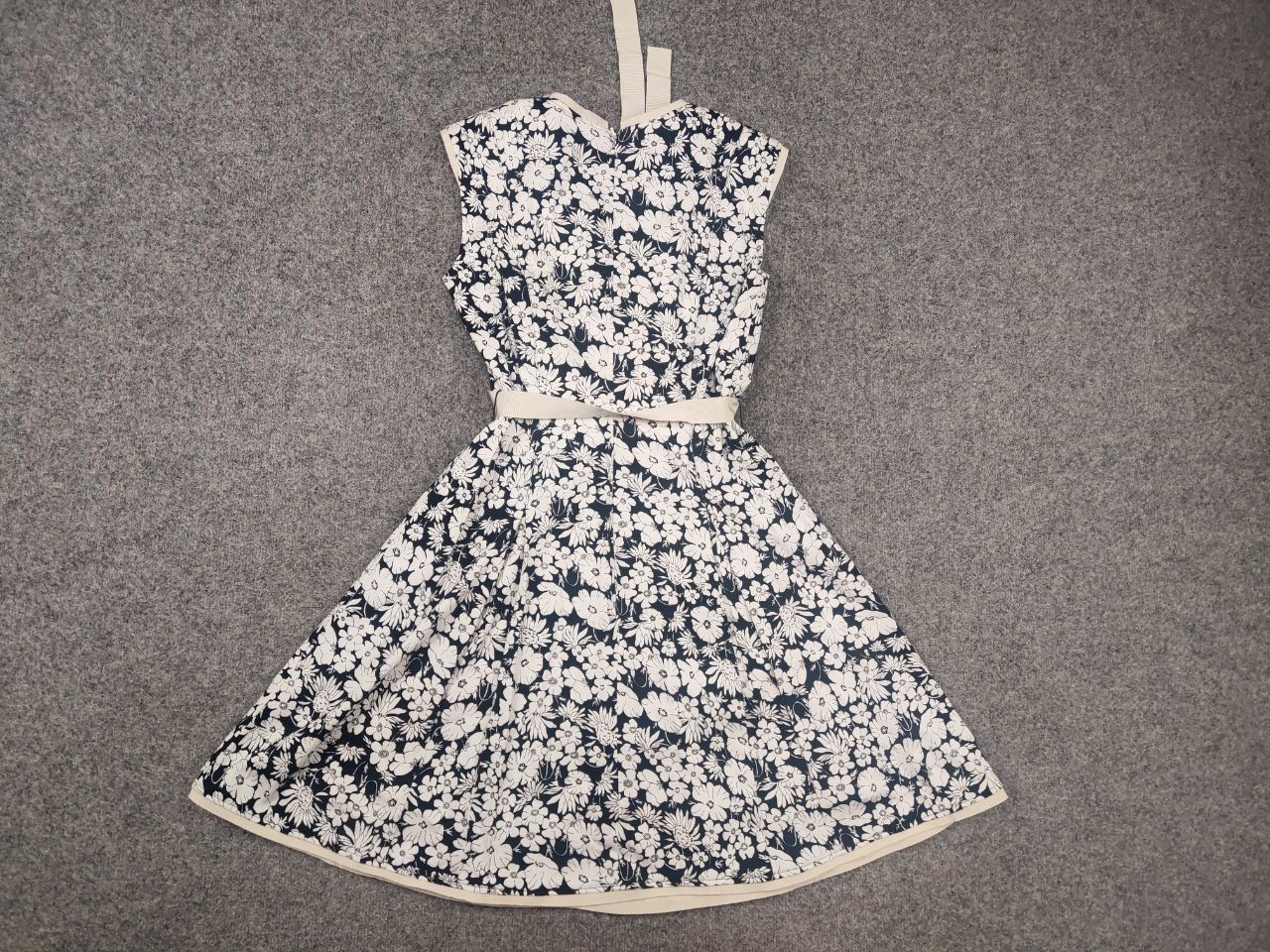 Max Mara MAX&CO Max Mara floral print midi A-Line Dress Sleeveless Size M / US 6-8 / IT 42-44 - 7 Thumbnail