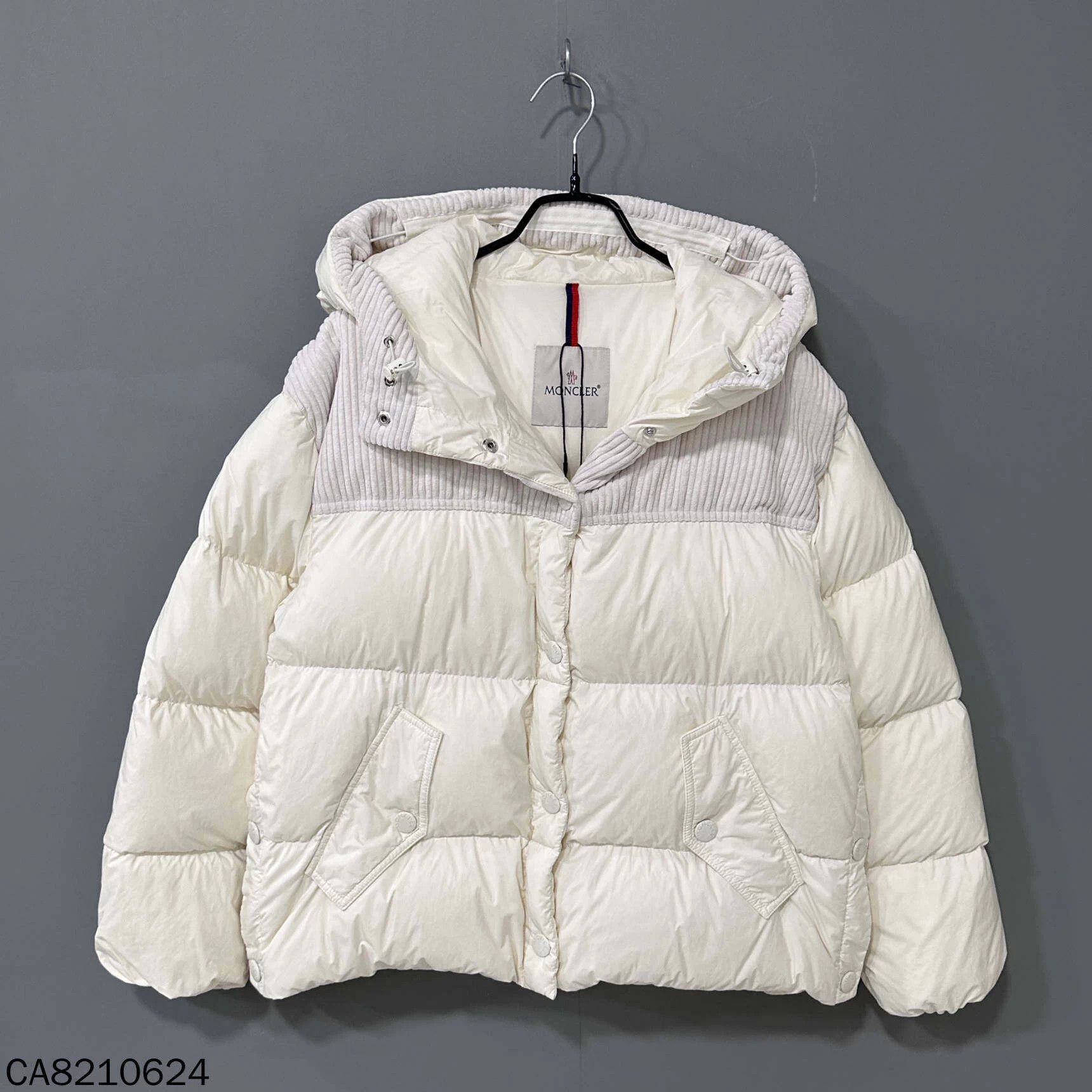 Moncler Moncler new light beige colorblock down jacket women's 0 Size XS / US 0-2 / IT 36-38 - 1 Thumbnail