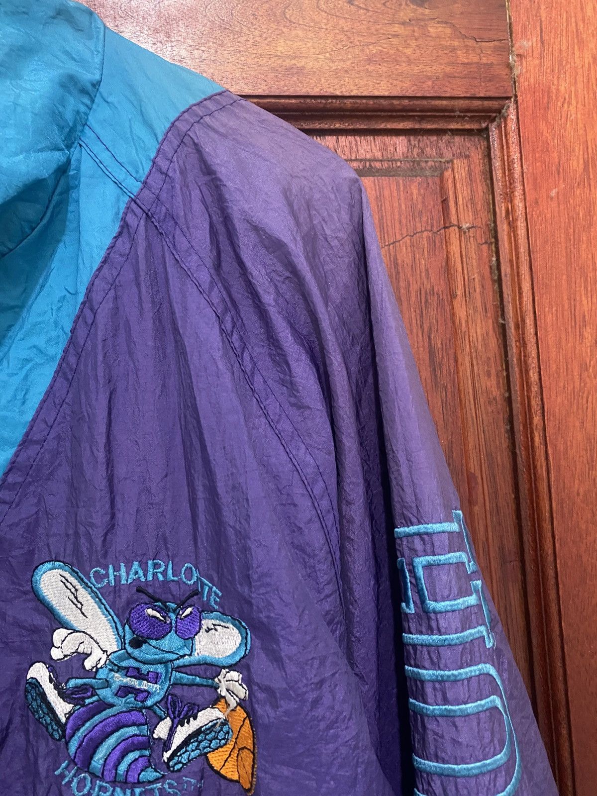 NBA × Pro Player × Vintage Vintage 90s Charlotte Hornets Pro Player Daniel Young Jacket Size US XL / EU 56 / 4 - 5 Thumbnail