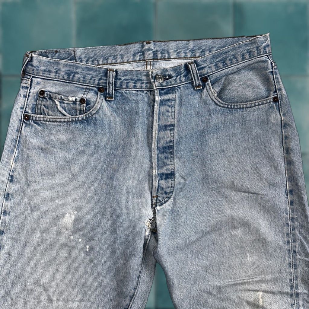 Levi's VINTAGE Levi's 501 XX Jeans 80s Redline Selvedge USA Light Wash 38x32 34x27 Mens Straight Denim Blue Cotton Button Closure Distressed Pattern Solid Size US 38 / EU 54 - 1 Thumbnail