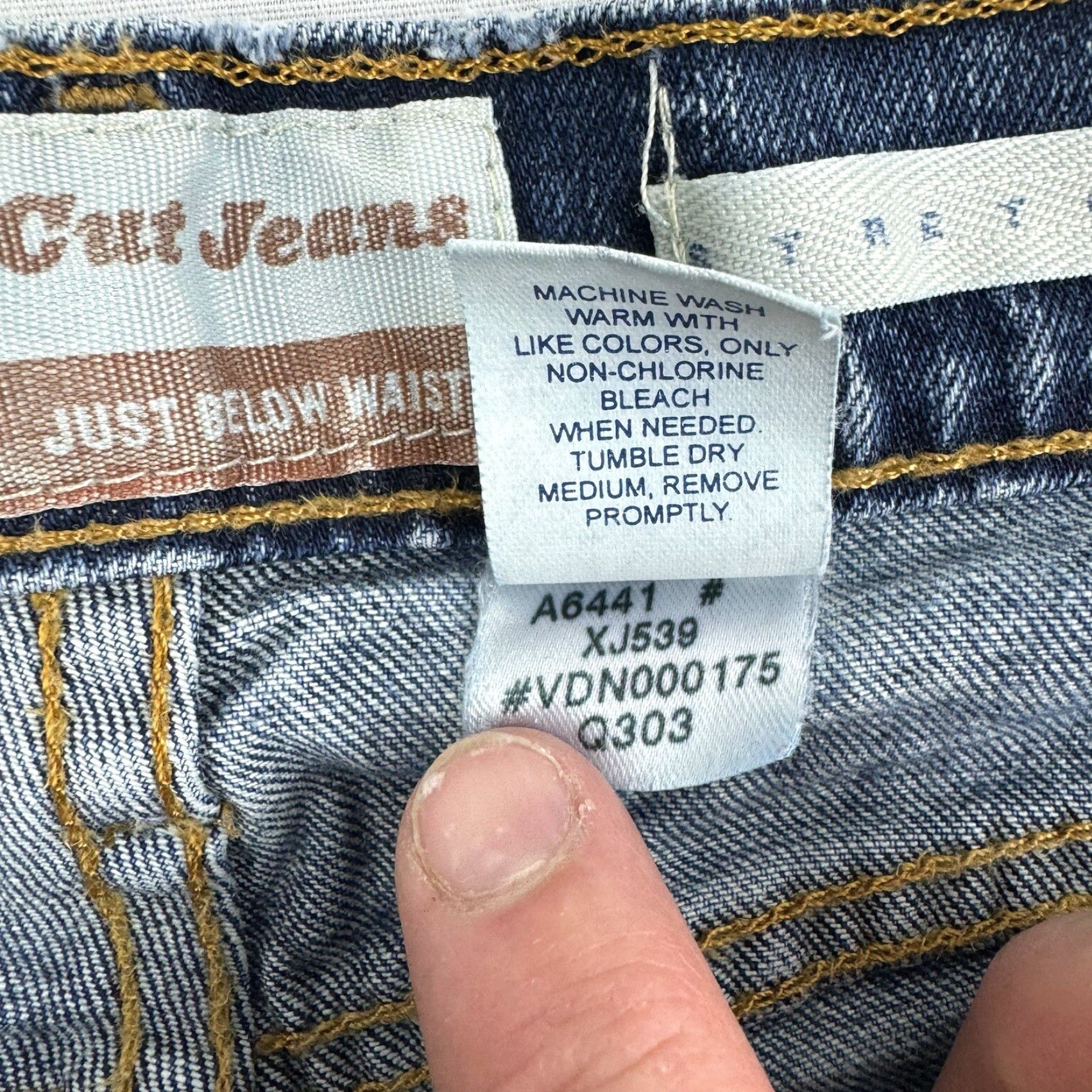 Old Navy VINTAGE Old Navy Boot Cut Jeans Womens 10 Short Blue Grunge Y2K Punk Skater Jeans Women 10 Short Blue Grunge Y2K Punk Skater Size 32" / US 10 / IT 46 - 5 Thumbnail