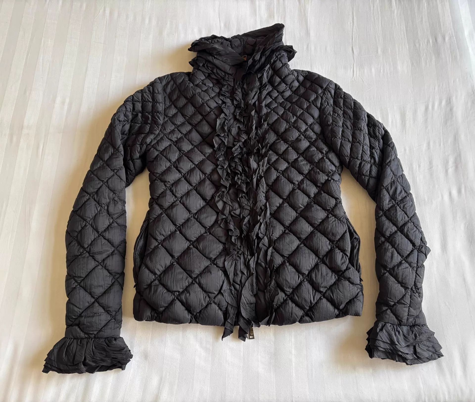 Emporio Armani Emporio Armani Vintage Flower Puffer Jacket Lace Trim Dual Size XS / US 0-2 / IT 36-38 - 4 Thumbnail