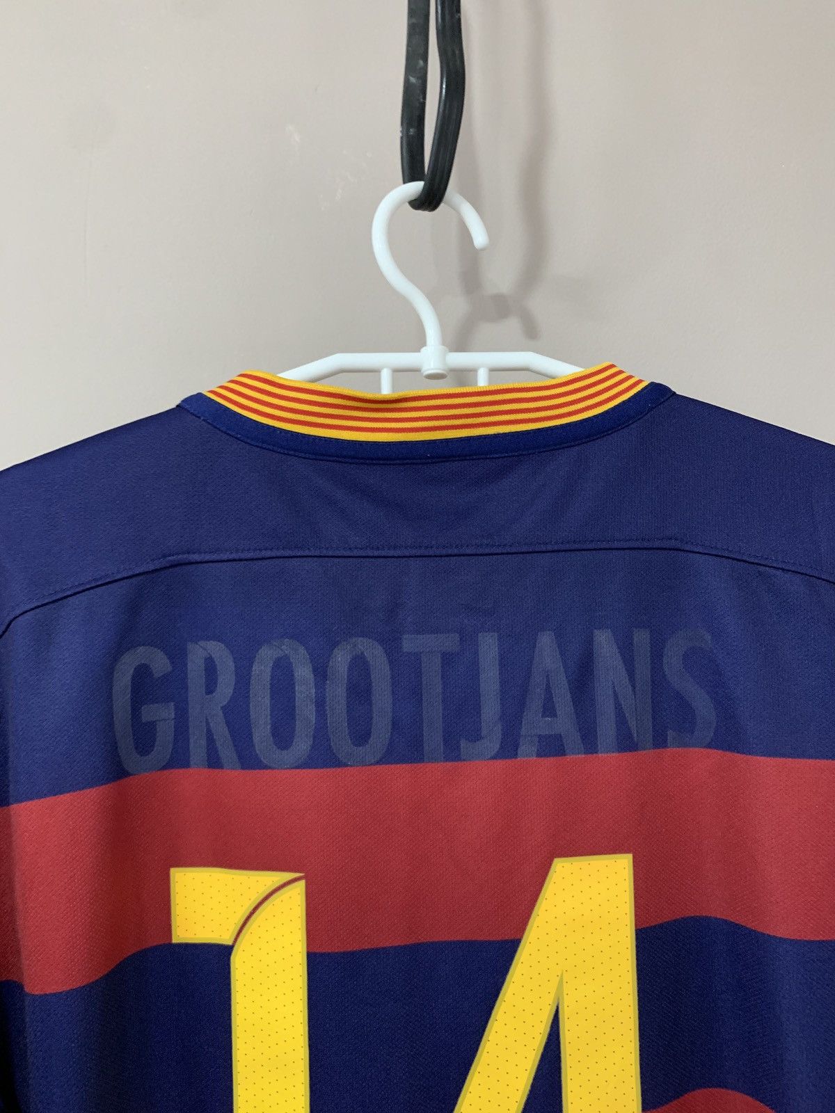 Nike Barcelona 2015 Home Football Shirt Nike Soccer Jersey #14 Size US M / EU 48-50 / 2 - 7 Thumbnail