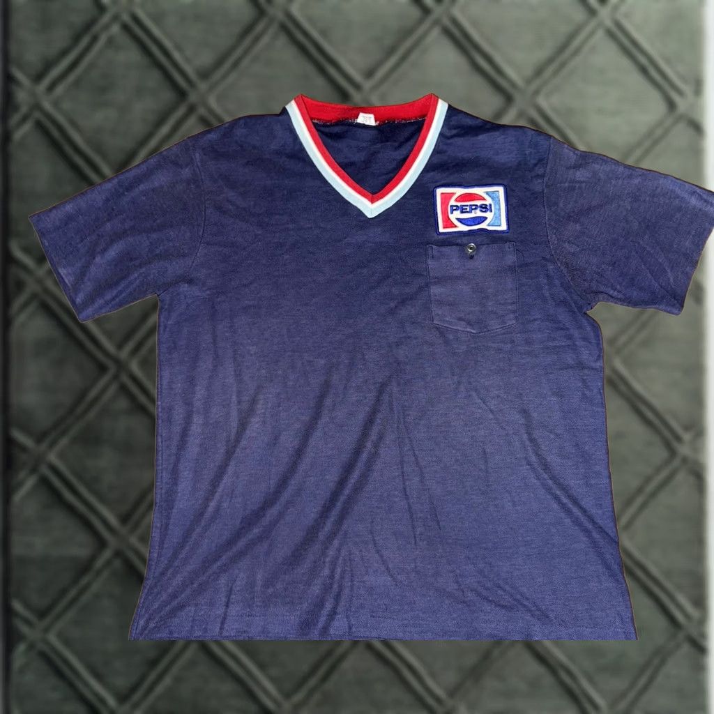 Vintage VINTAGE Pepsi Promo Single Stitch Pocket Shirt Adult Size LG Blue 1970s Cotton Blend Short Sleeve Mens Size US L / EU 52-54 / 3 - 1 Thumbnail