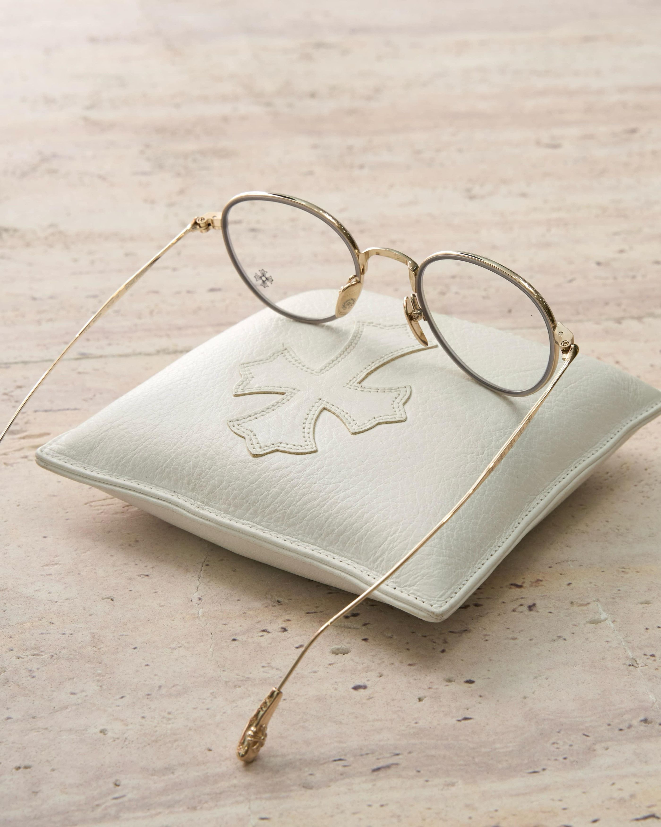 CHROME HEARTS BONE PRONE IV Matte Graphite/Gold Plated