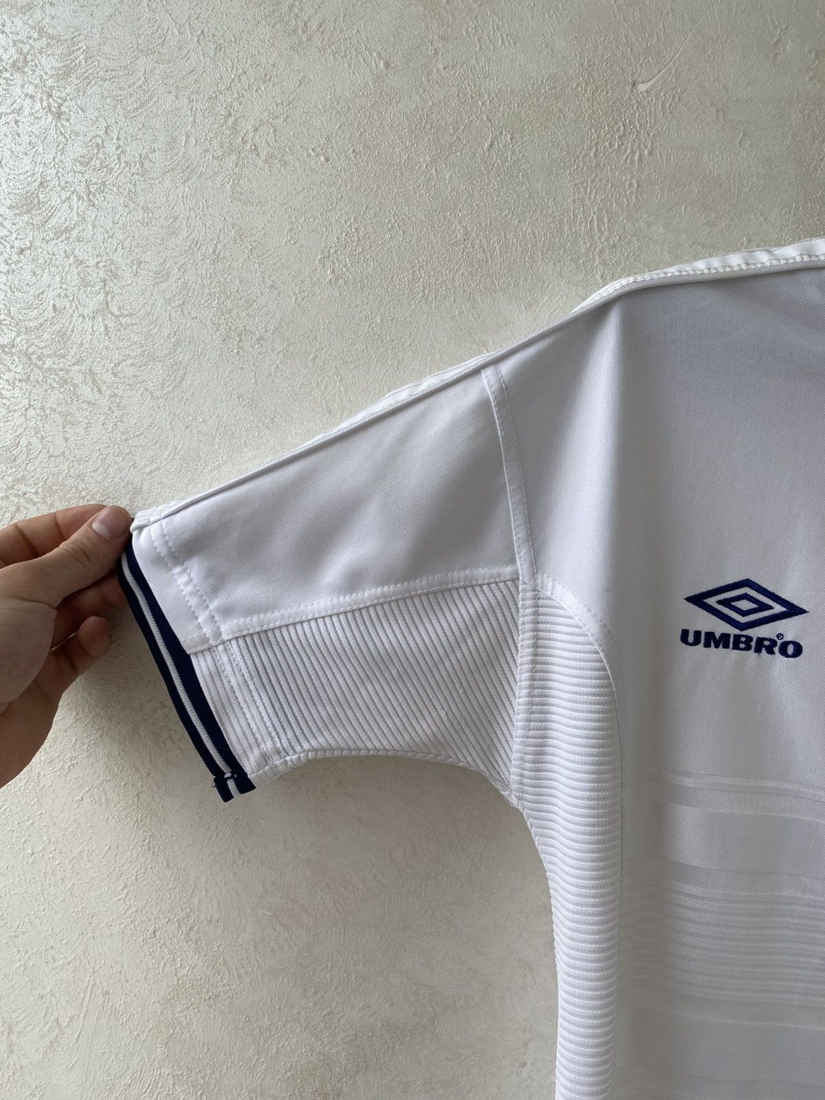 Umbro Vintage UMBRO England 1999-2001 Home Vapa Football Shirt Size US S / EU 44-46 / 1 - 6 Thumbnail