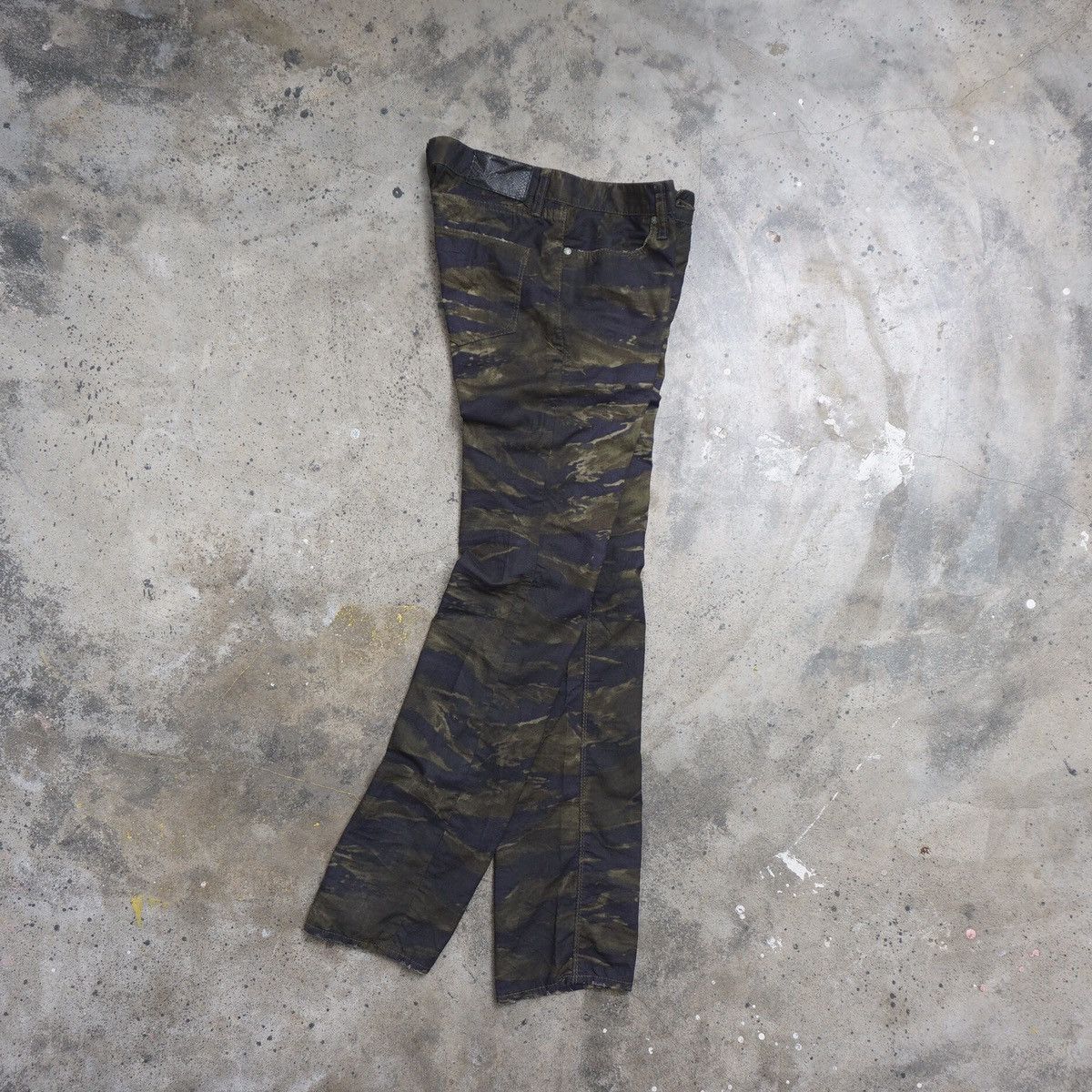 GOSTAR DE FUGA × If Six Was Nine × Le Grande Bleu (L.G.B.) Gostar de FUGA camouflage pant Size US 30 / EU 46 - 13 Thumbnail