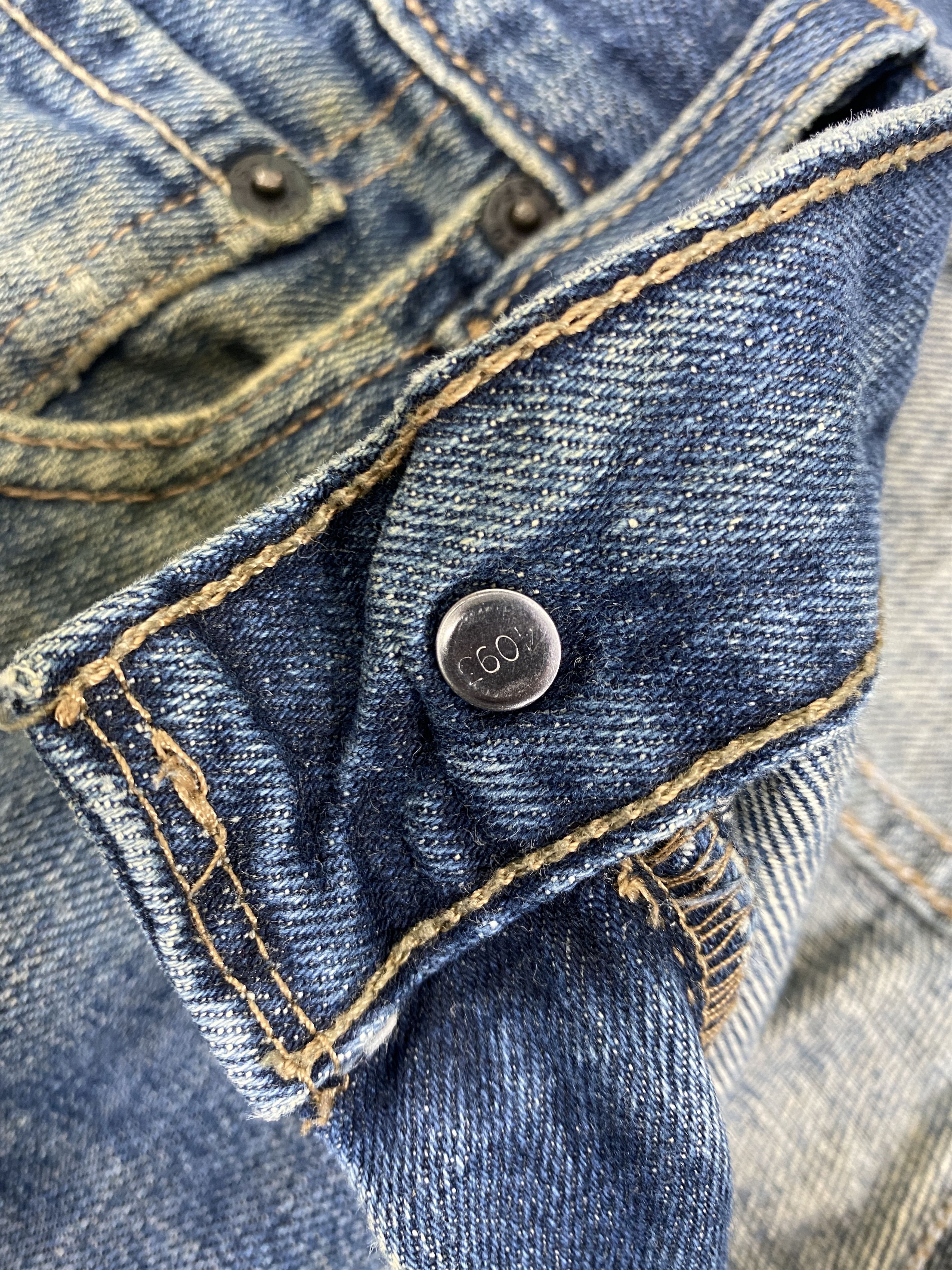 Levi's Distressed Blue Vintage Levi's 559 Jeans 35x35 Denim -JN1464 Size US 35 - 6 Thumbnail