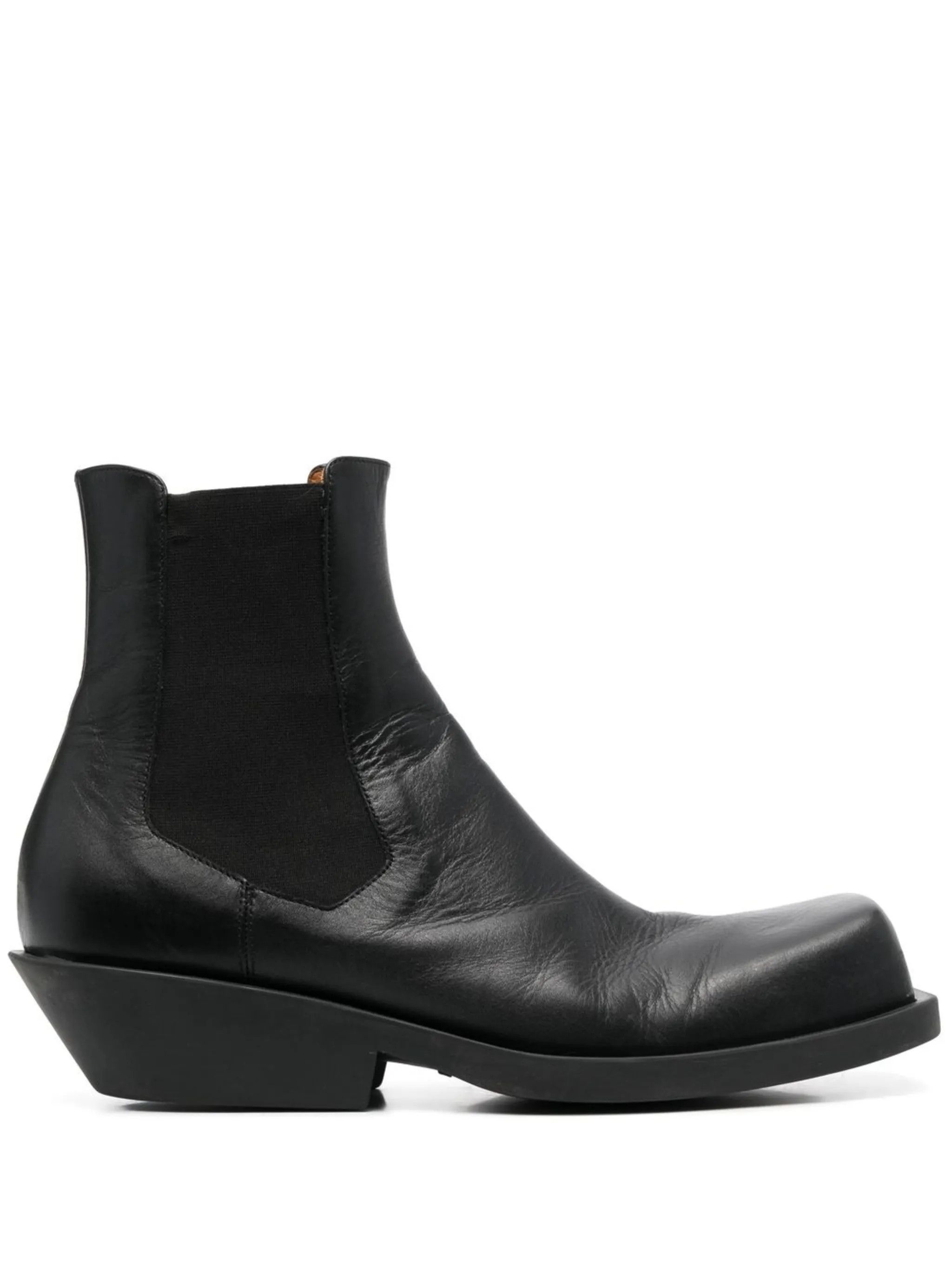 o1y0225 Leather Ankle Boots in Black