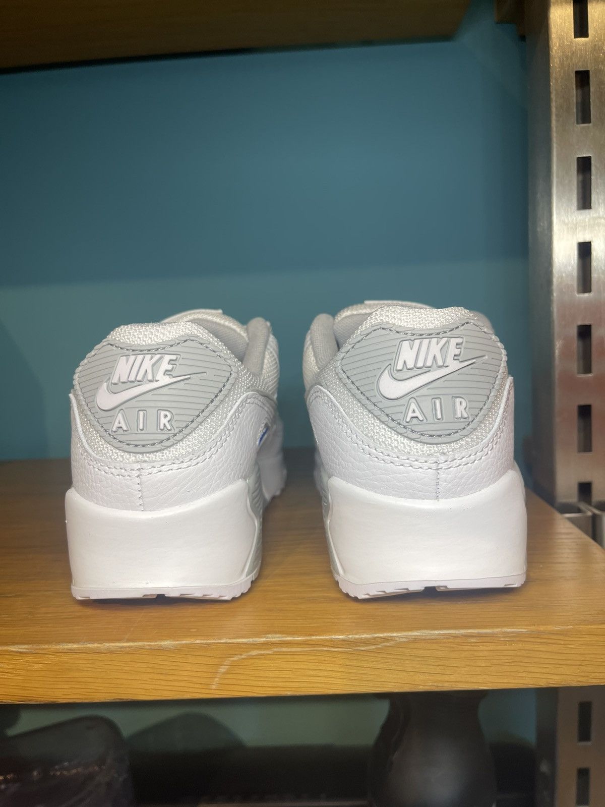 Nike Air Max 90 bianca con dettagli blu Size US 5.5 / IT 35.5 - 7 Thumbnail