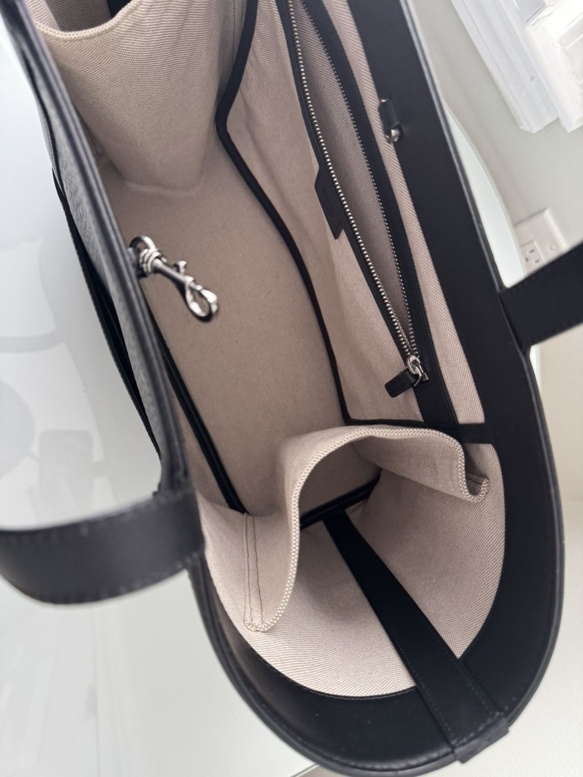 MCM MCM Black & Gray Monogram Logo Tote Bag (aren tote visetos) Size ONE SIZE - 13 Thumbnail