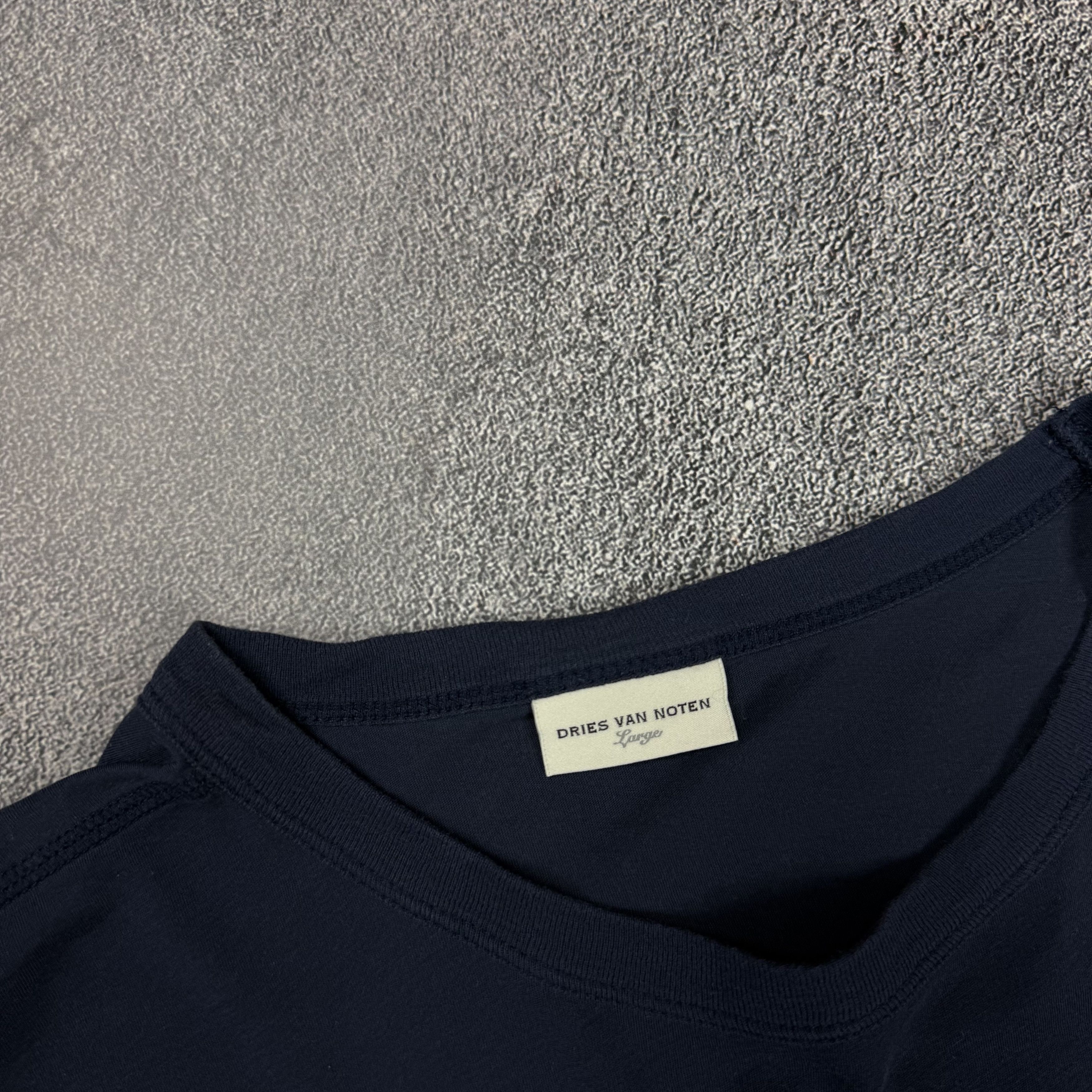 Dries Van Noten Dries van notenLightweight navy tee shirt size L Size US L / EU 52-54 / 3 - 7 Thumbnail
