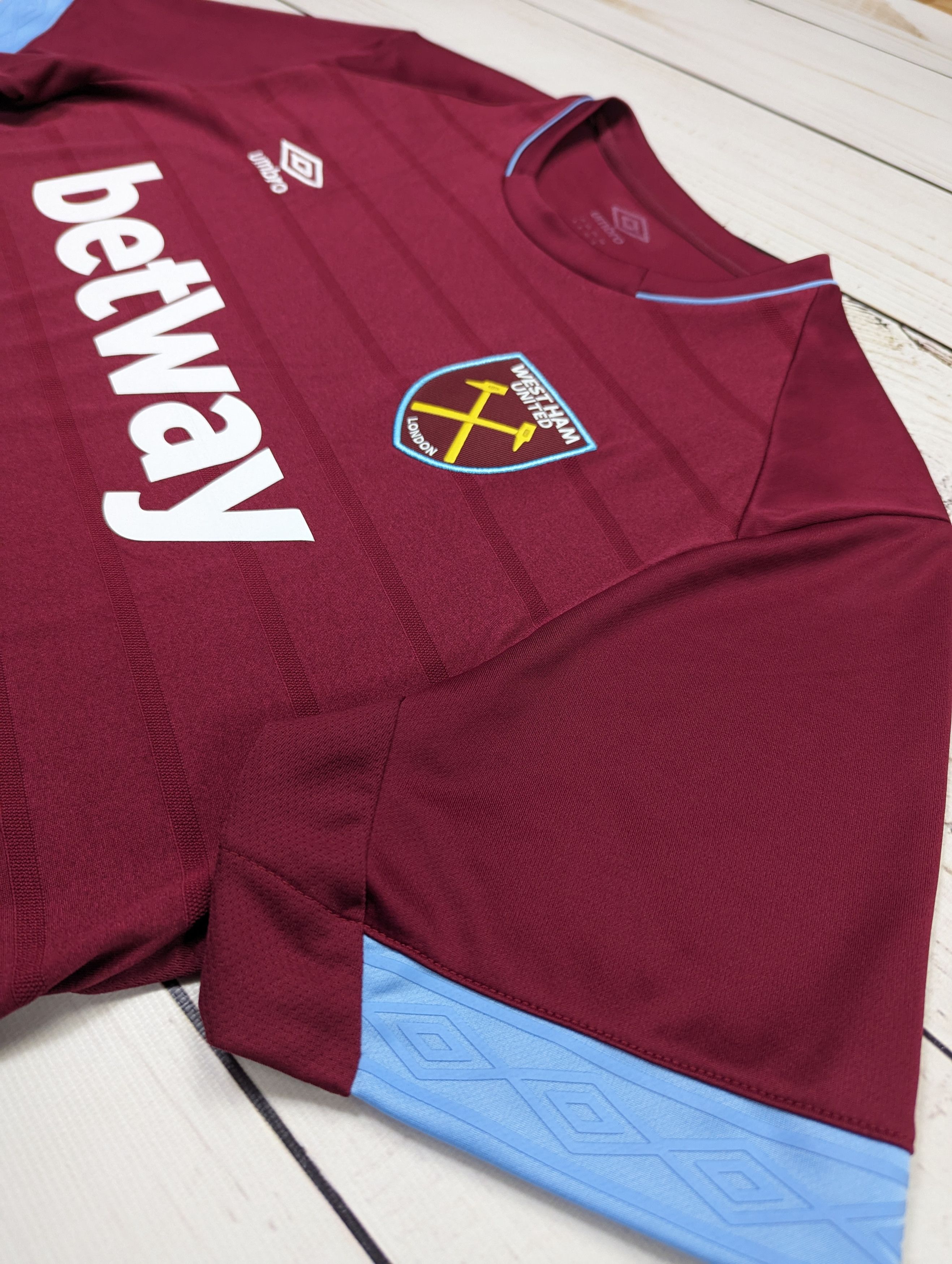 Umbro Umbro West Ham United Irons jersey t-shirt Size US XL / EU 56 / 4 - 4 Thumbnail