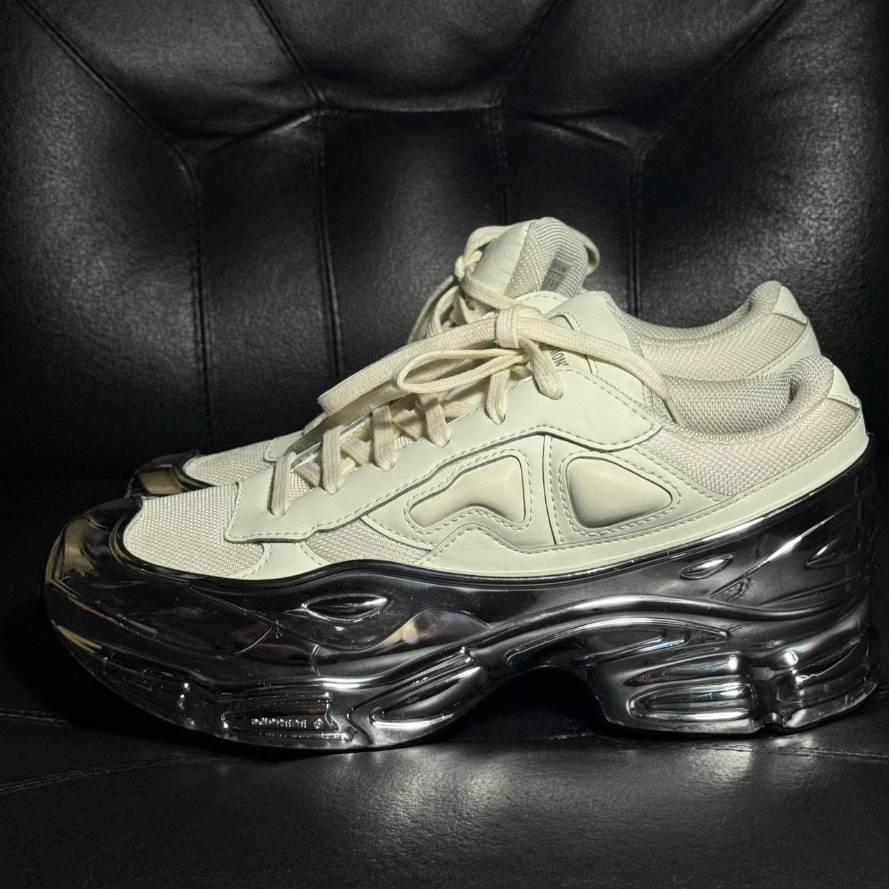 Adidas × Raf Simons 6us Adidas Raf Simons Ozweego Metalloc Cream White Size US 6 / IT 36 - 3 Thumbnail