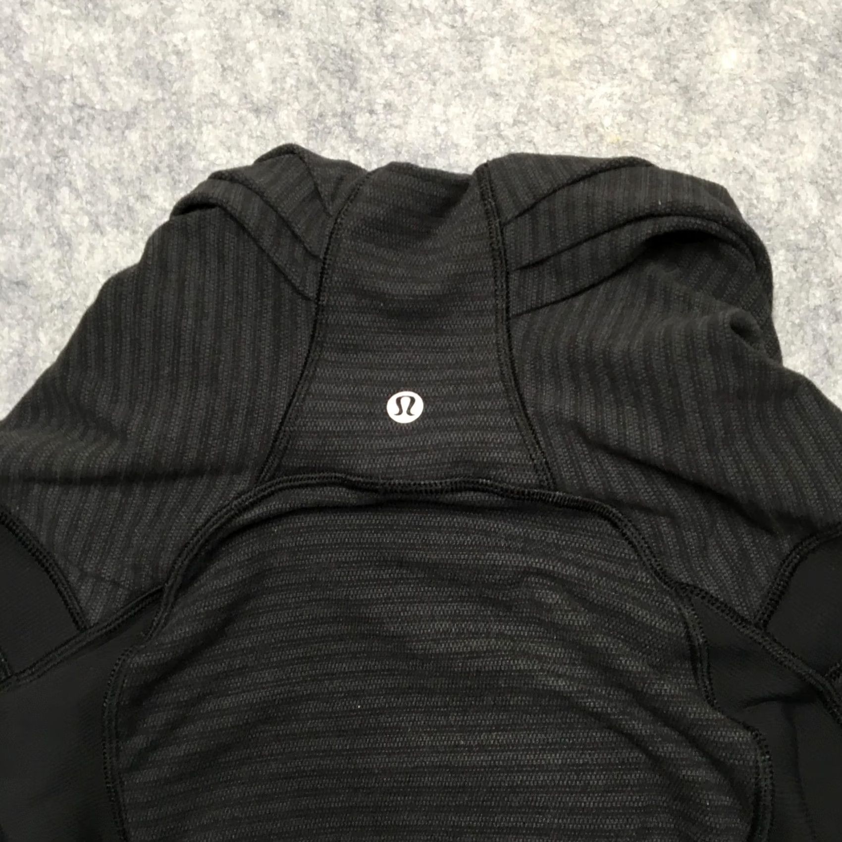 Lululemon Lululemon Jacket Womens 8 Gray Stripe Asymmetrical Zip Hooded Activewear Running Size M / US 6-8 / IT 42-44 - 7 Thumbnail