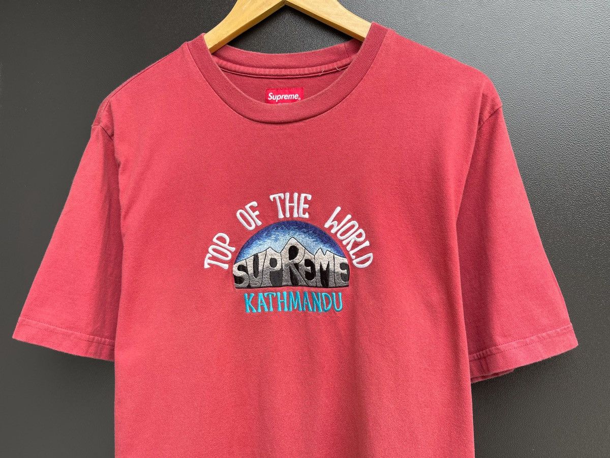 Supreme Supreme Kathmandu Top Of The World Spell Out Coral T-Shirt M Size US M / EU 48-50 / 2 - 2 Thumbnail