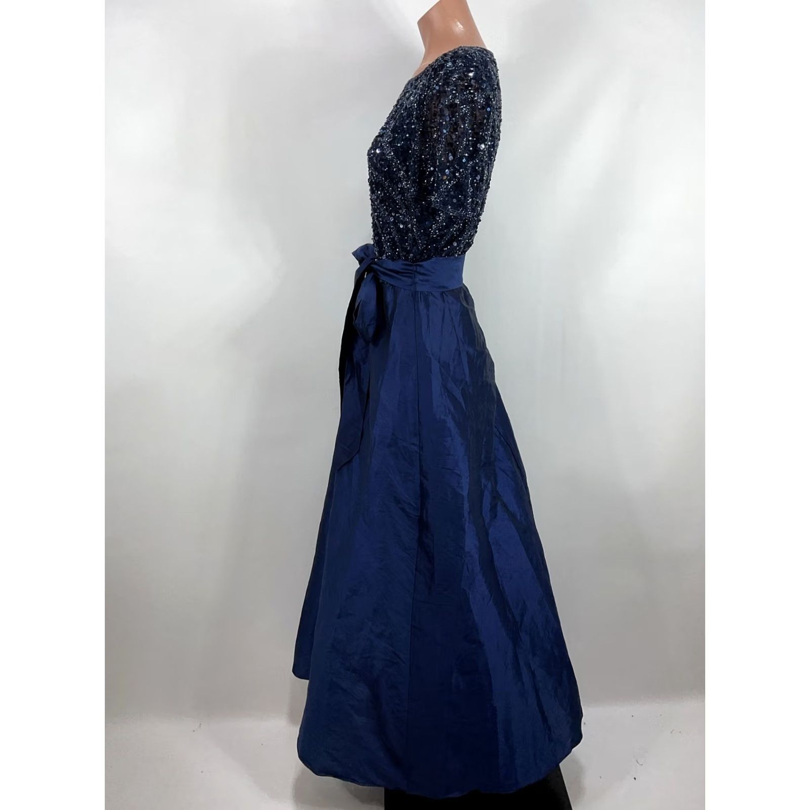 Vintage VINTAGE Pisarro Nights Sequin Bodice Gown Navy Blue Ball Gown Maxi Dress Womens SZ 8 Slim Fit & Flare Satin Cap Sleeve Crew Neck NWT Size M / US 6-8 / IT 42-44 - 7 Thumbnail