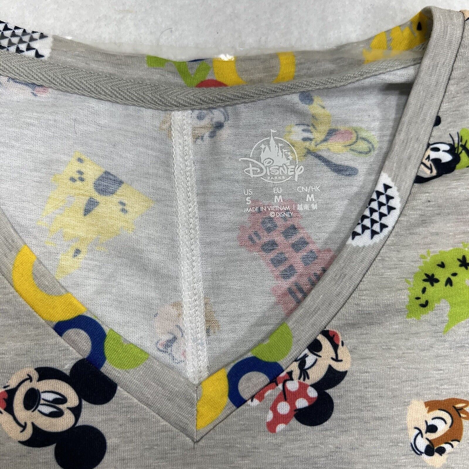 Disney Disney Parks Short Sleeve Mickey & Friends T Shirt Size S / US 4 / IT 40 - 3 Thumbnail