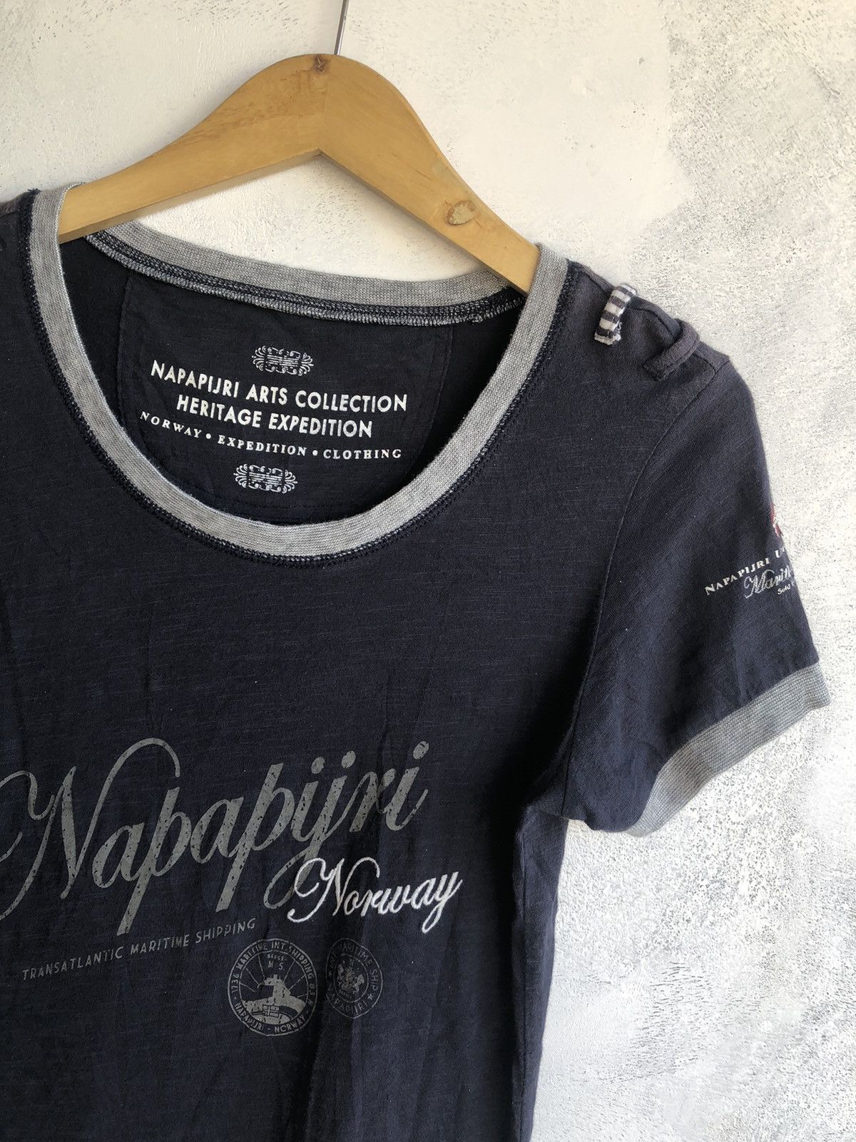 Napapijri × Vintage Napapijri Arts Collection Heritage Expedition Tshirt Size US M / EU 48-50 / 2 - 2 Thumbnail