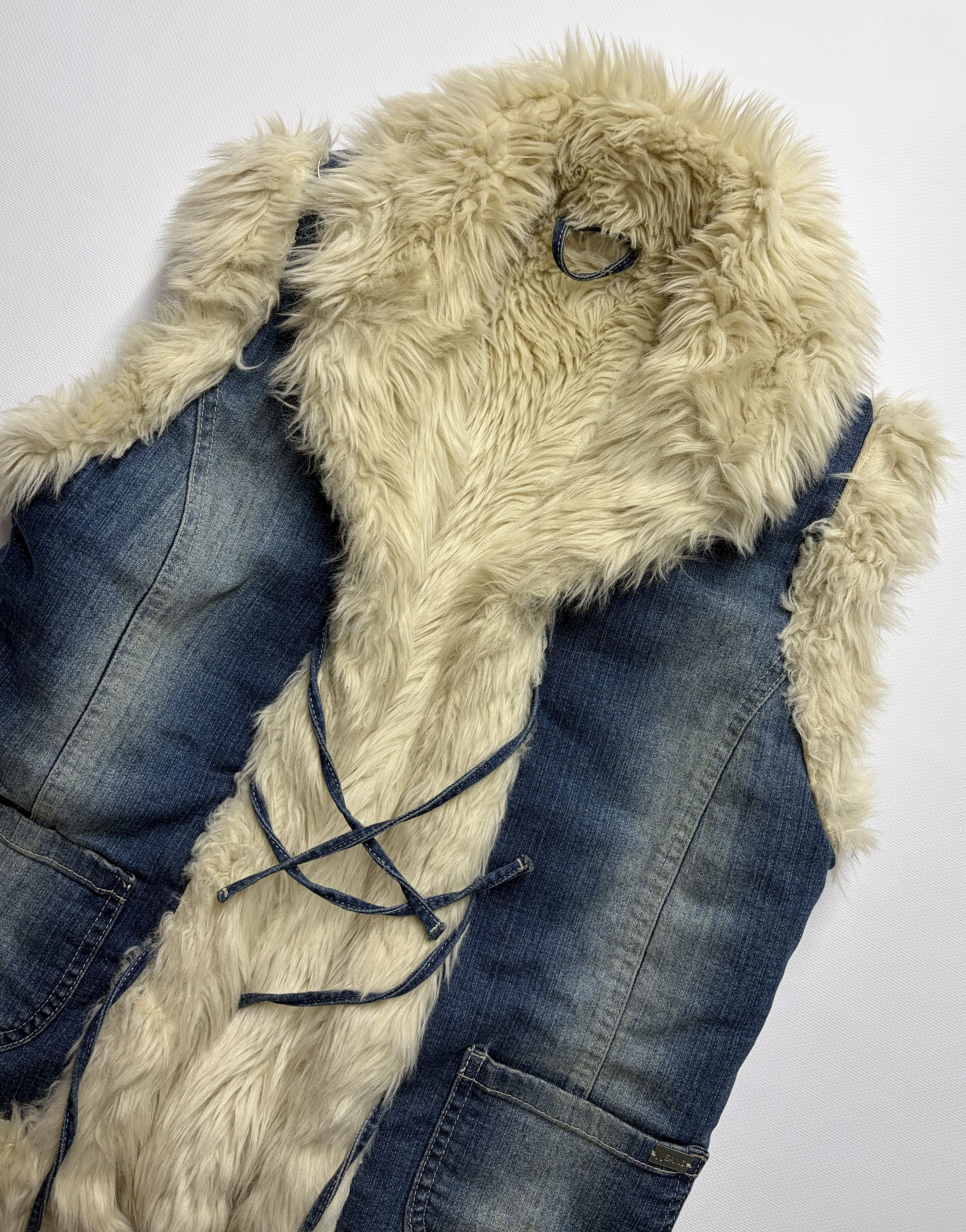 Vintage Women's Denim Vest With Faux Fur Size S / US 4 / IT 40 - 2 Thumbnail