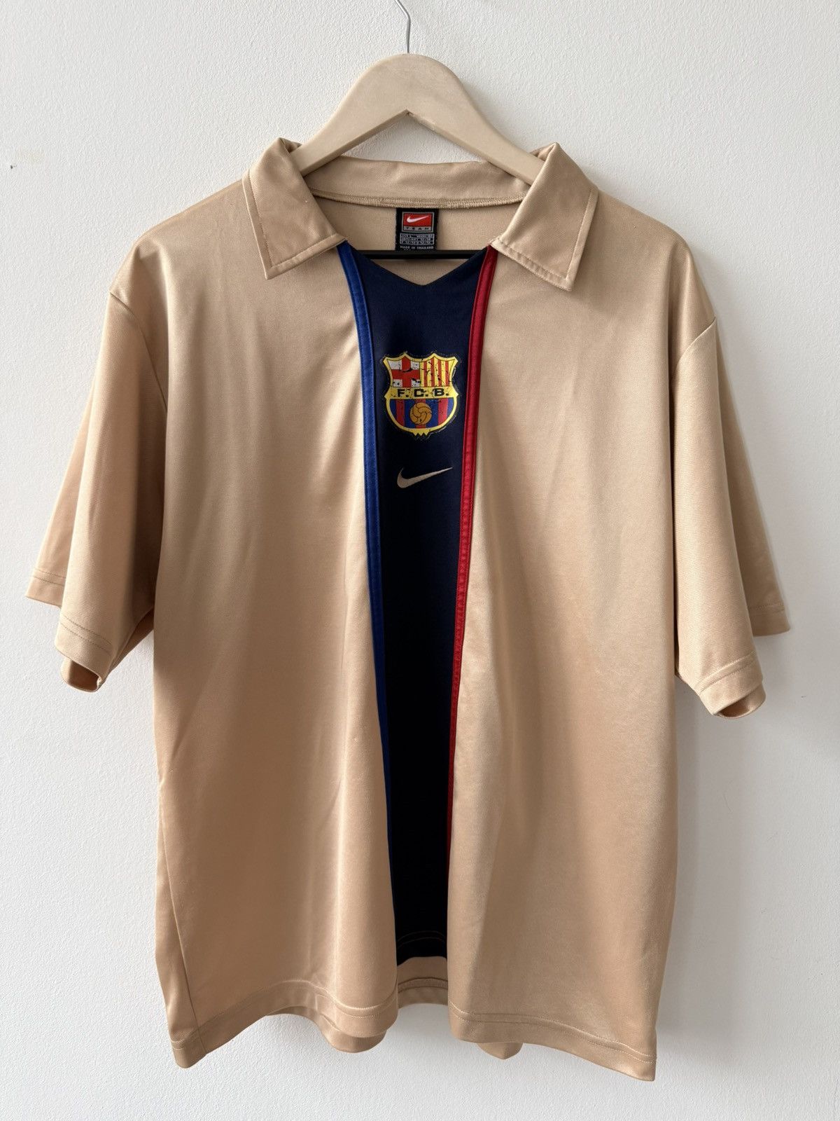 Nike Nike Team Vintage 2001 Barcelona Away Gold Soccer Jersey Size US L / EU 52-54 / 3 - 4 Thumbnail