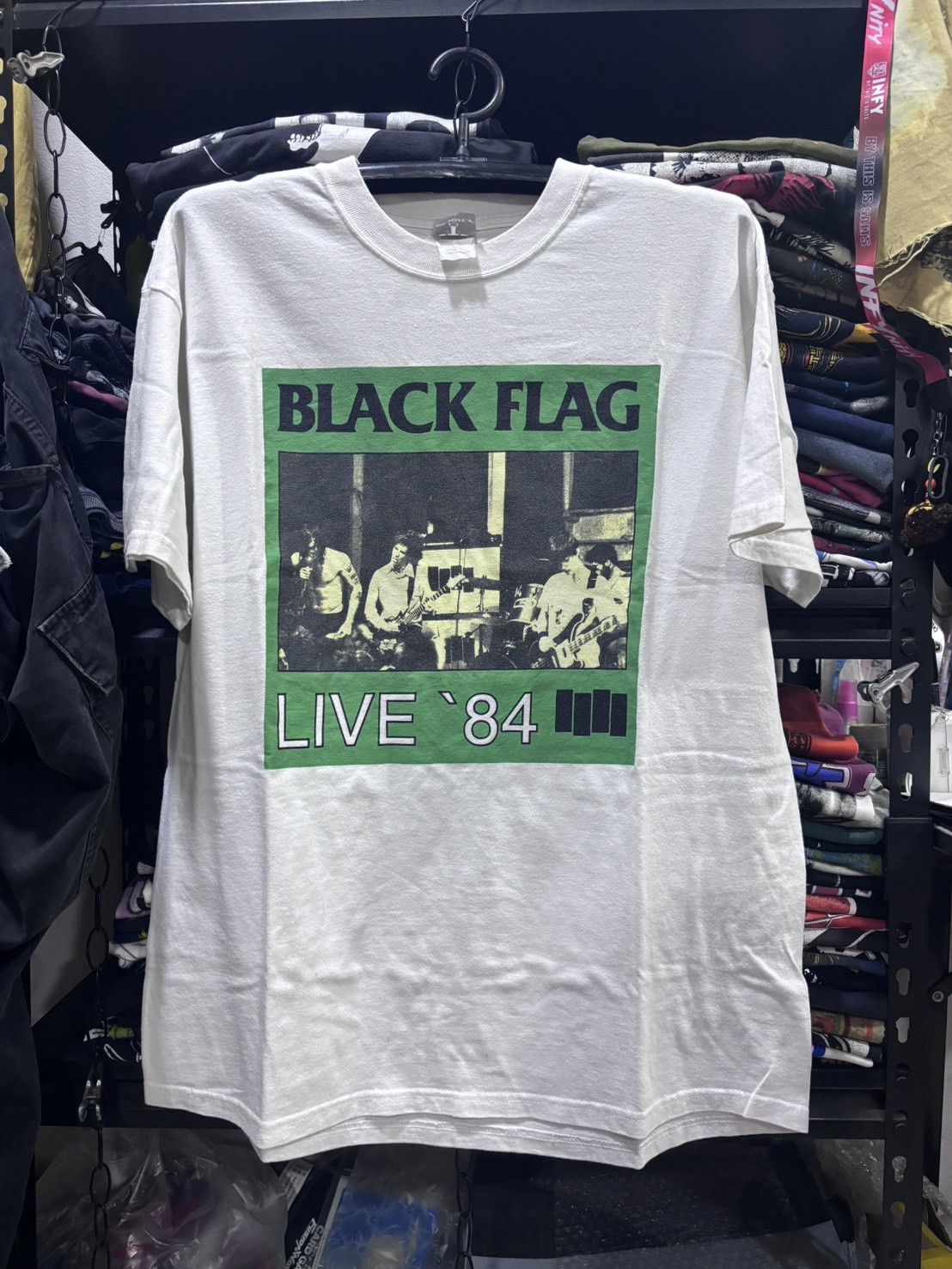 Band Tees Vintage Black flag Size US L / EU 52-54 / 3 - 1 Thumbnail