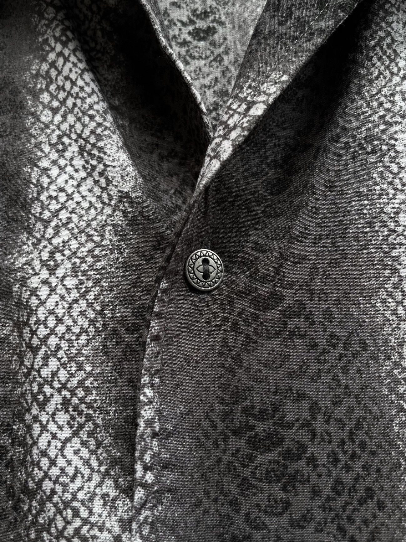 In The Attic In the attic growth snake print shirt punk style Size US M / EU 48-50 / 2 - 5 Thumbnail