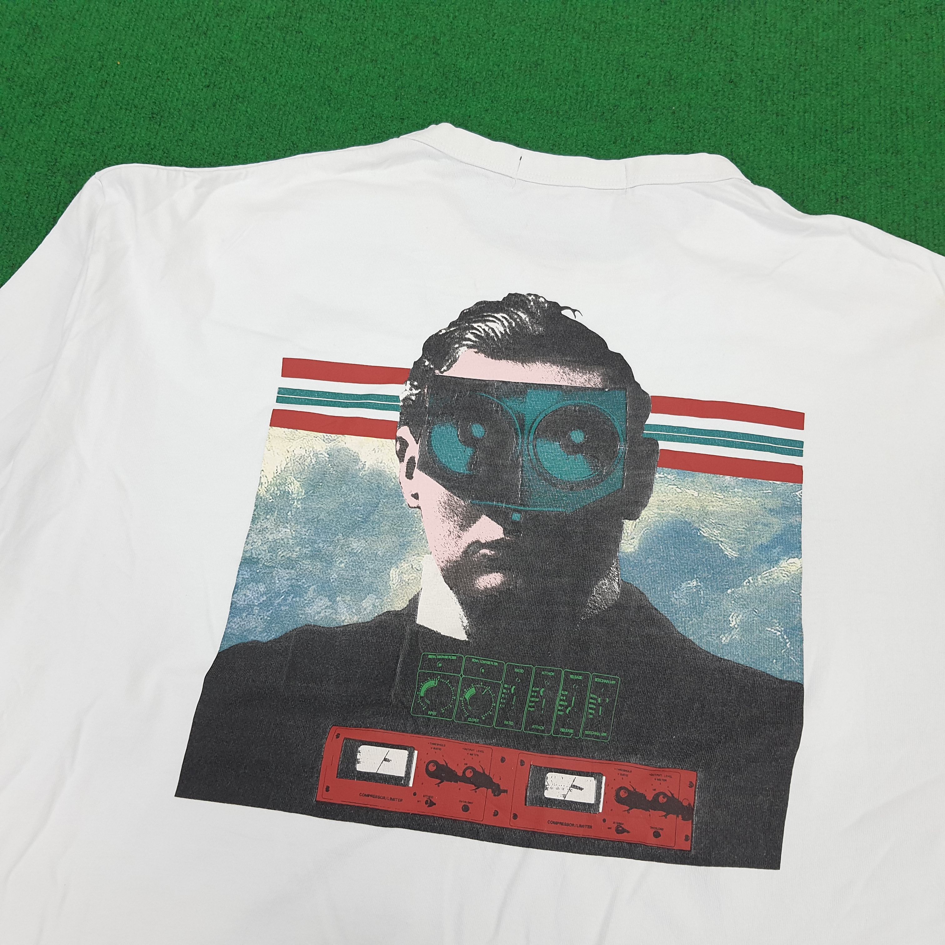 Vintage GU x Undercover Freedom Streetwear T-shirt