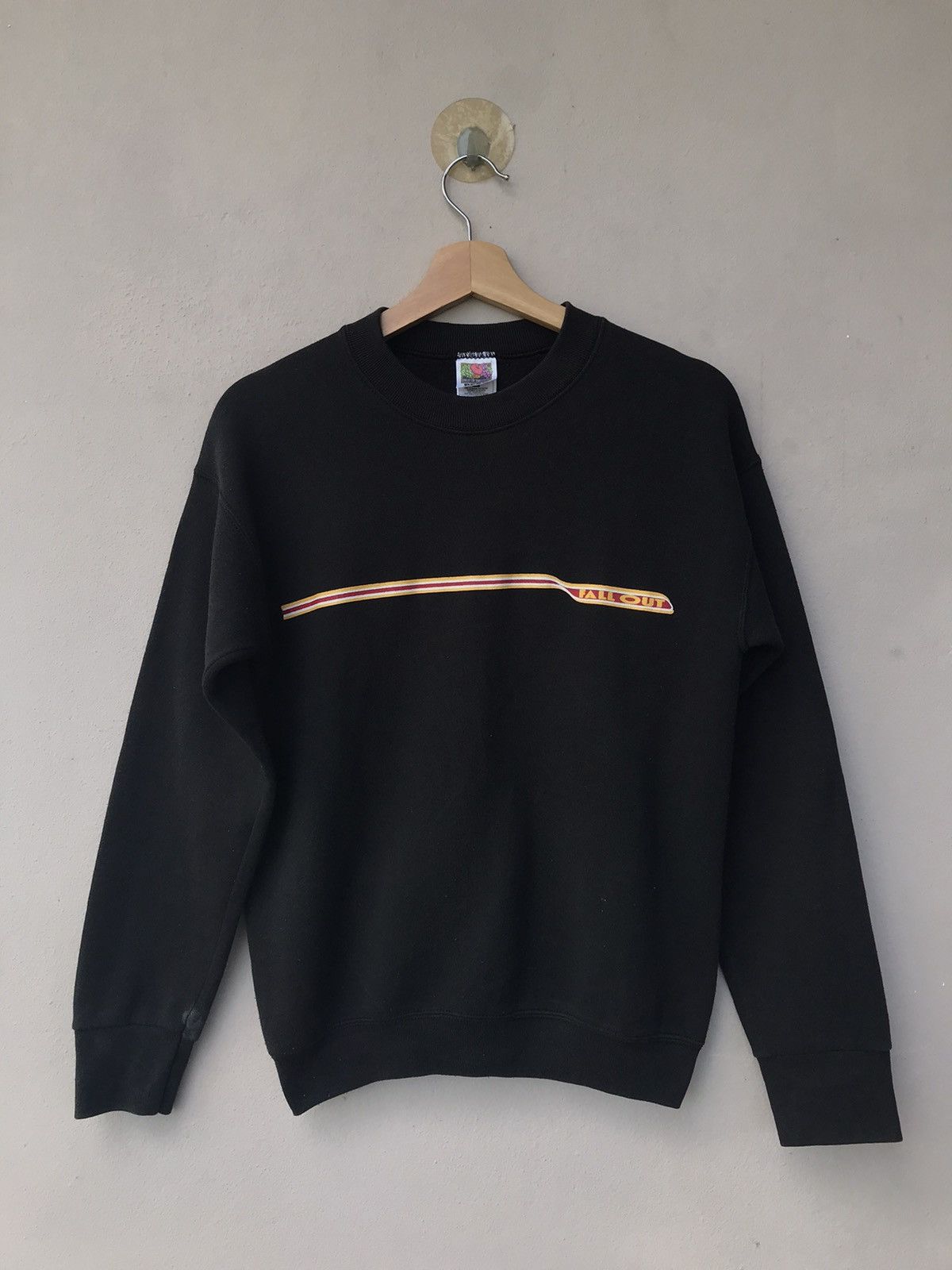 Vintage Vintage Fall Out Spell Out Sweatshirt Size US S / EU 44-46 / 1 - 1 Thumbnail