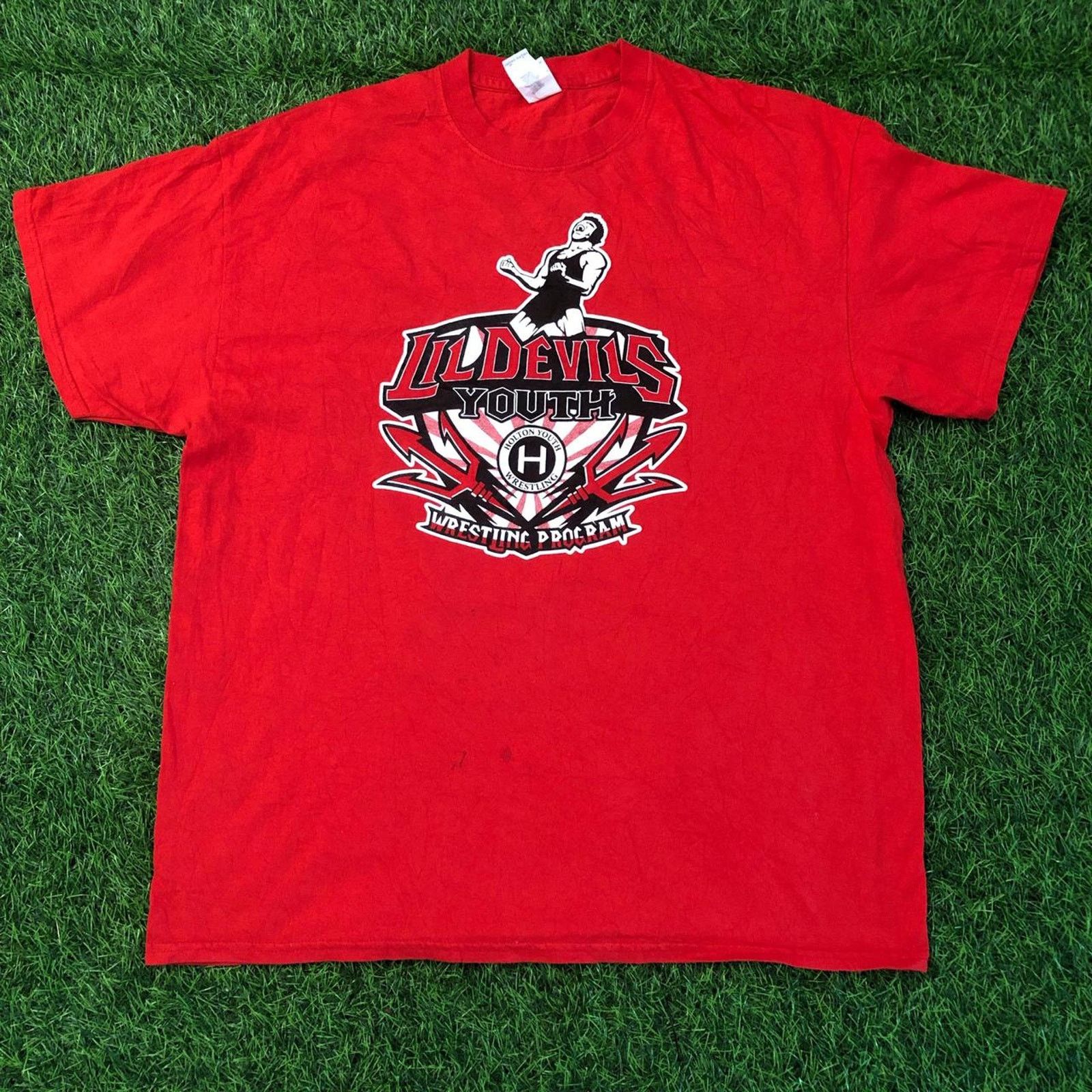 Gildan Men’s Red ‘Lil Devils Youth Wrestling Program’ Graphic Tee Size US XL / EU 56 / 4 - 1 Thumbnail