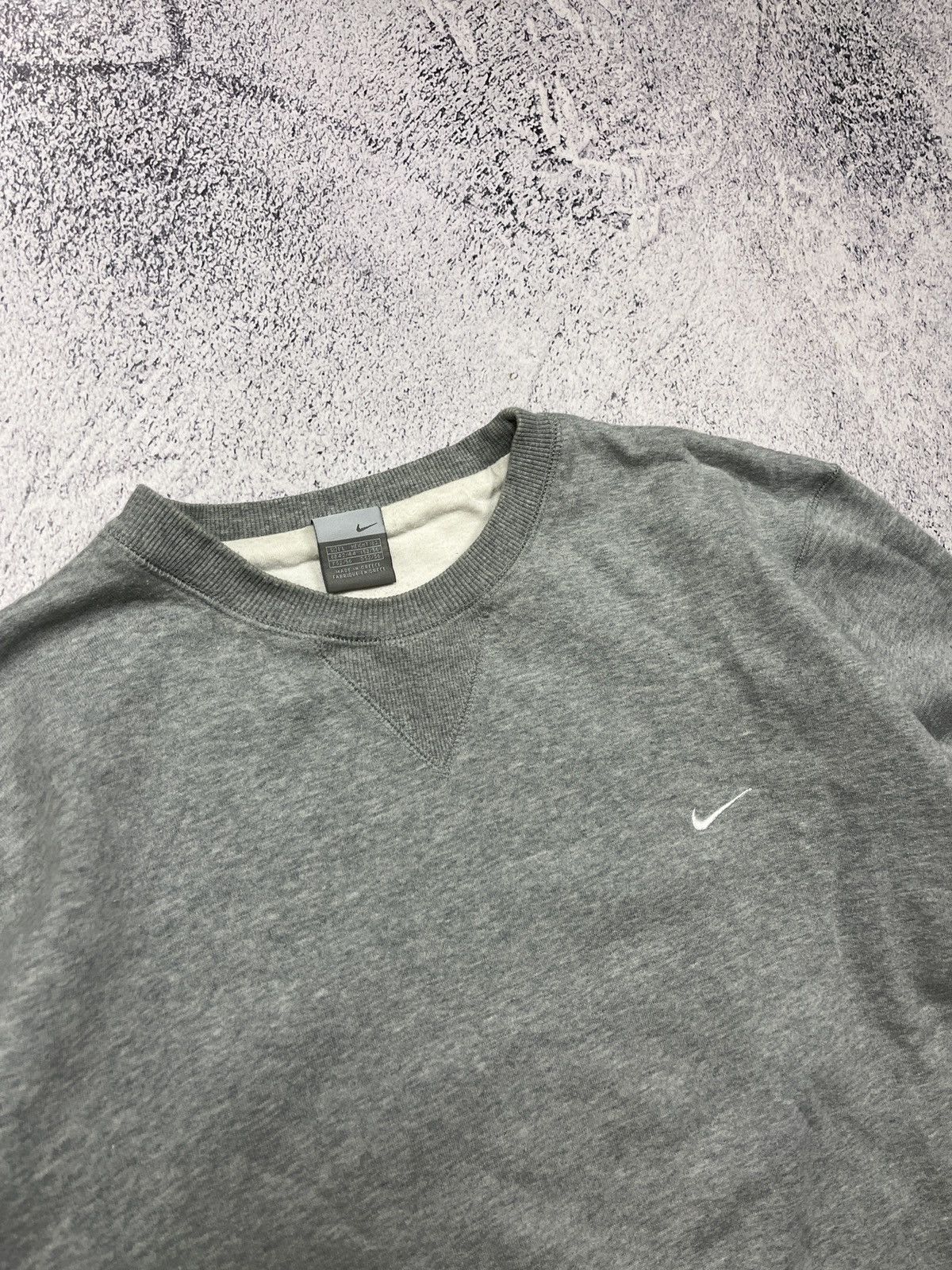 Nike Nike Vintage 00’s Basic Grey Sweatshirt Mini Swoosh Logo Size US L / EU 52-54 / 3 - 5 Thumbnail
