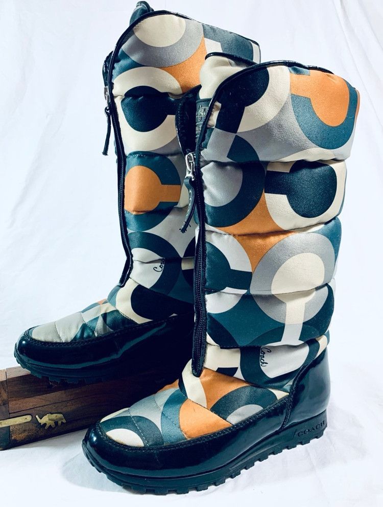 Coach NEW Coach Optic Art Jolt Puffer Snow Boots, Q387 Size US 5 / IT 35 - 1 Thumbnail