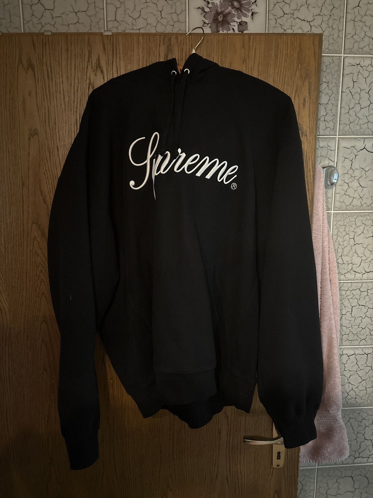Supreme Supreme Script Hoodie Size US XL / EU 56 / 4 - 1 Thumbnail