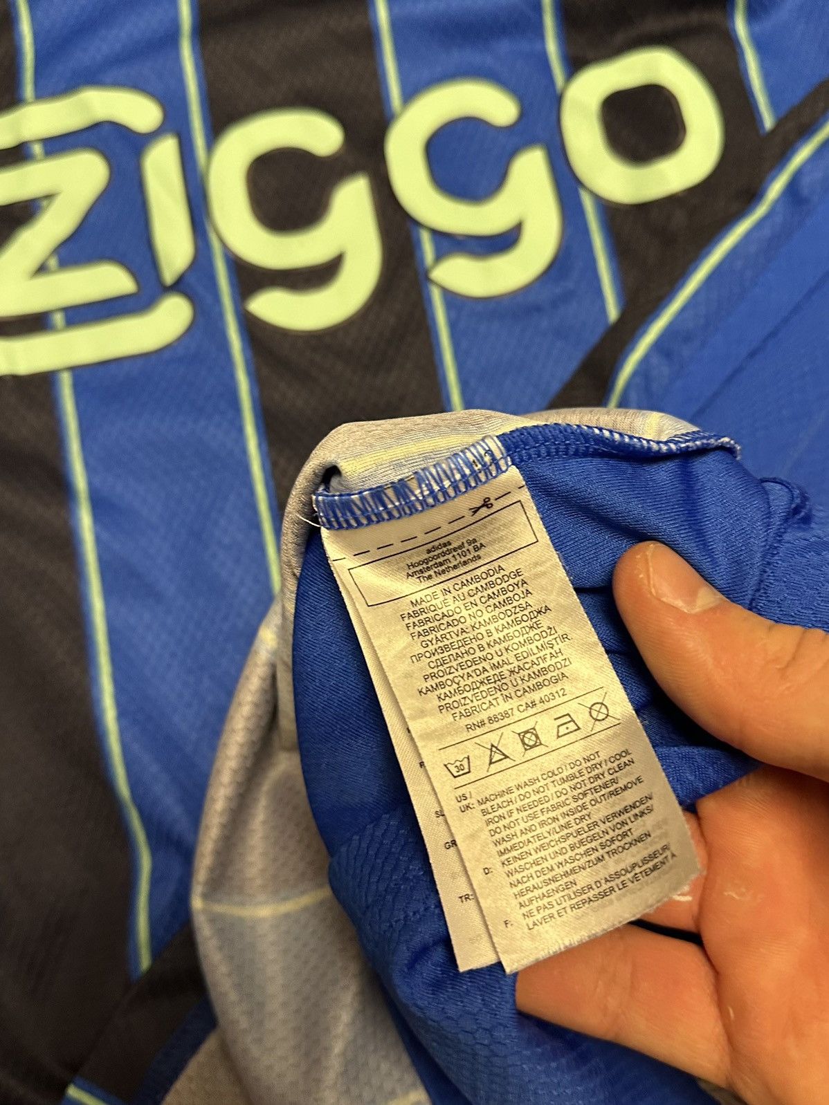 Adidas Adidas Ajax jersey ziggo size Small Size US S / EU 44-46 / 1 - 4 Thumbnail