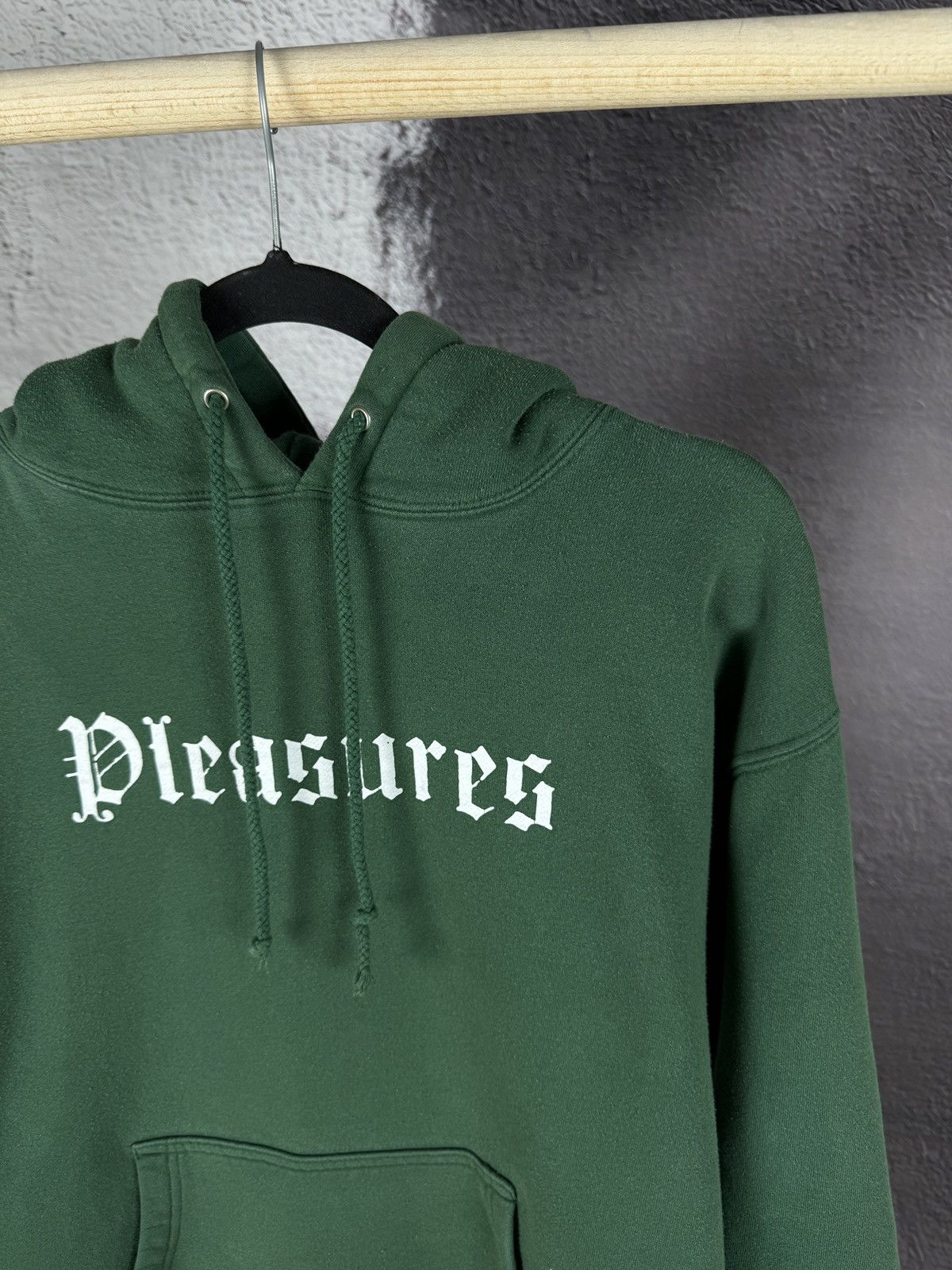 Pleasures Pleasures Sex and Violence vintage big logo hoodie Size US M / EU 48-50 / 2 - 6 Thumbnail