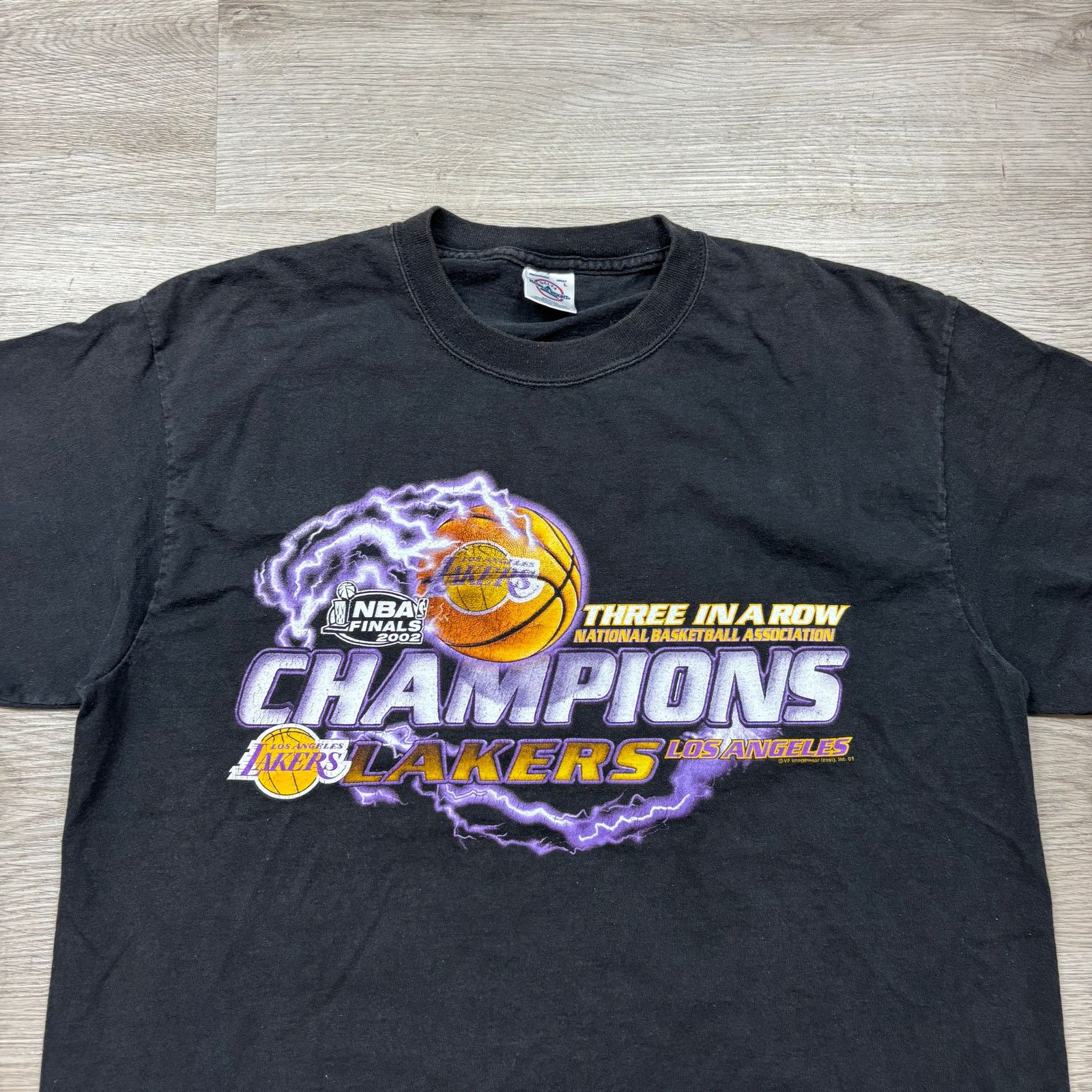 Delta × Vintage Rare Vintage 2002 NBA Finals 2002 Lakers T Shirt Men's Large Size US L / EU 52-54 / 3 - 2 Thumbnail