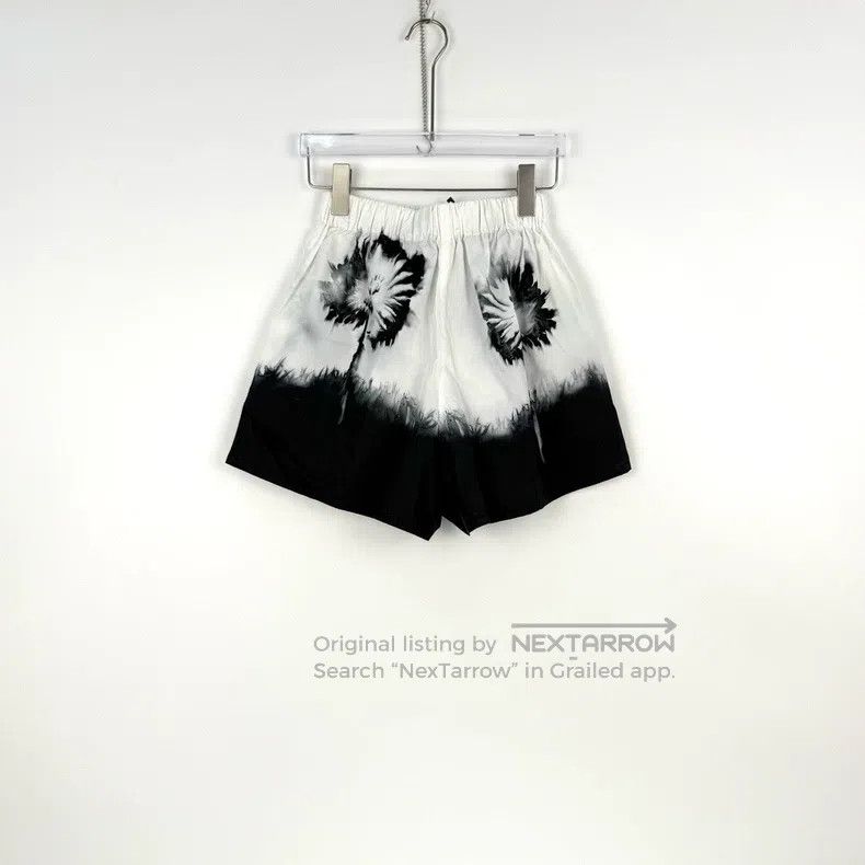 Prada Prada Black and white ink cloth triangle label shorts Size 24" / US 00 / IT 34 - 4 Thumbnail