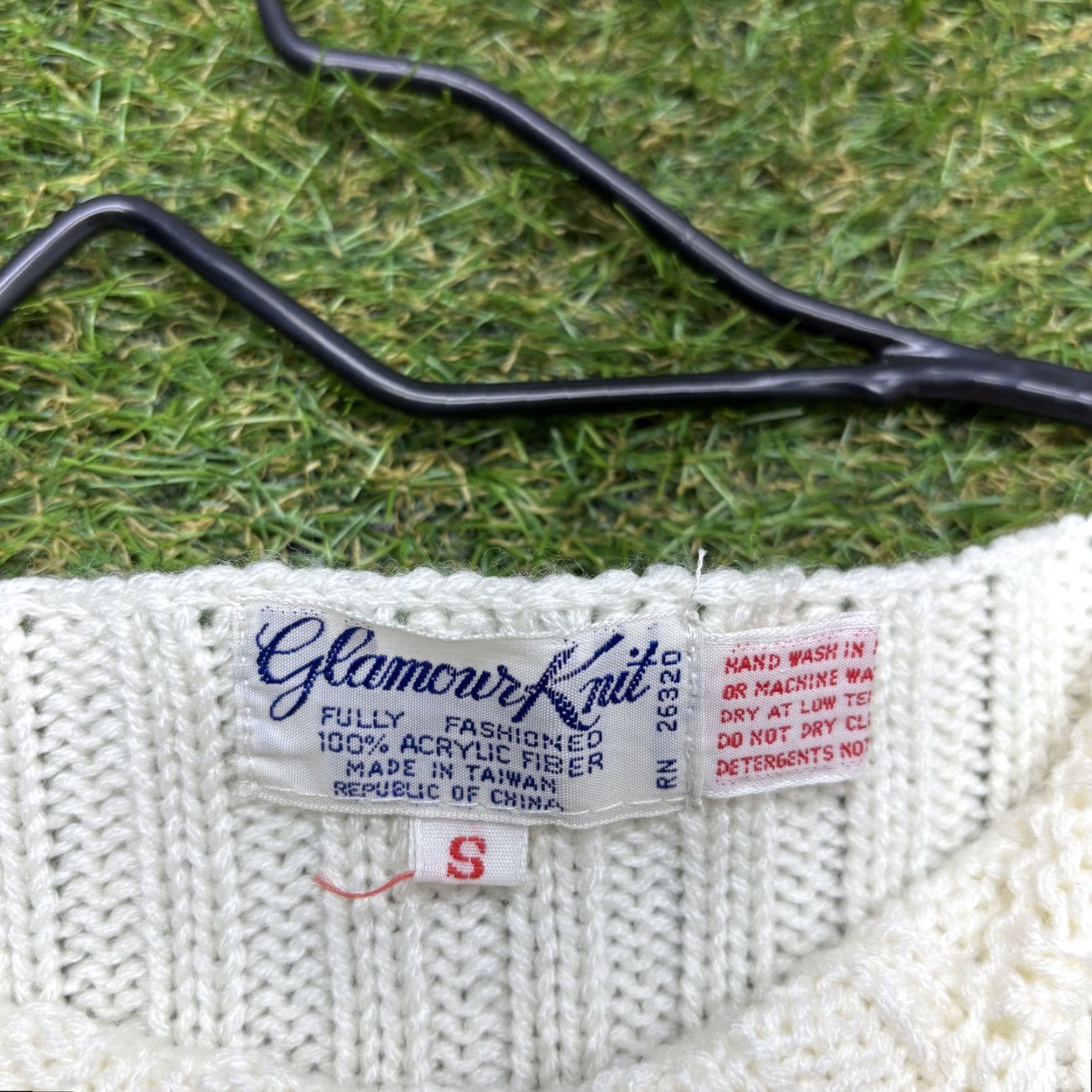 Vintage VINTAGE Glamour Knit Sweater Womens Small White Floral Embroidered Pullover 80s Size S / US 4 / IT 40 - 7 Thumbnail