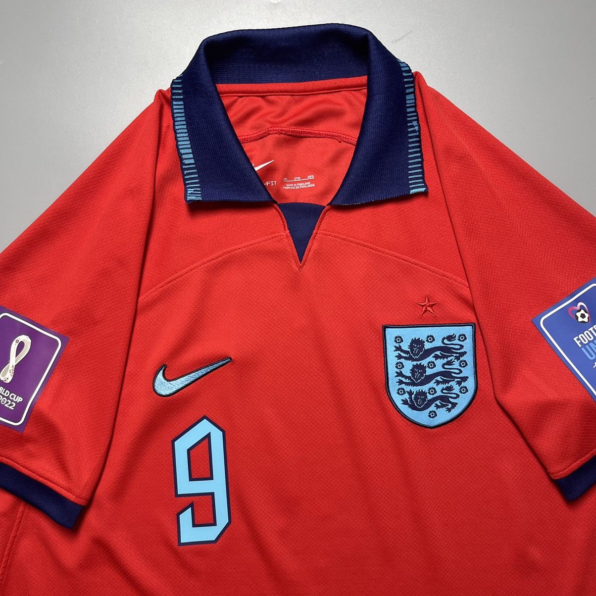 Vintage ENGLAND NIKE 2022 WORLD CUP FOOTBALL AWAY JERSEY #9 KANE Size US XXL / EU 58 / 5 - 4 Thumbnail