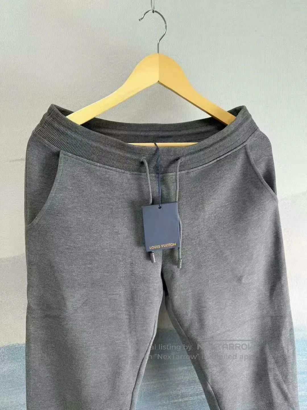 Louis Vuitton Louis Vuitton Grey Sweatpants Size S. Size US 26 / EU 42 - 2 Thumbnail