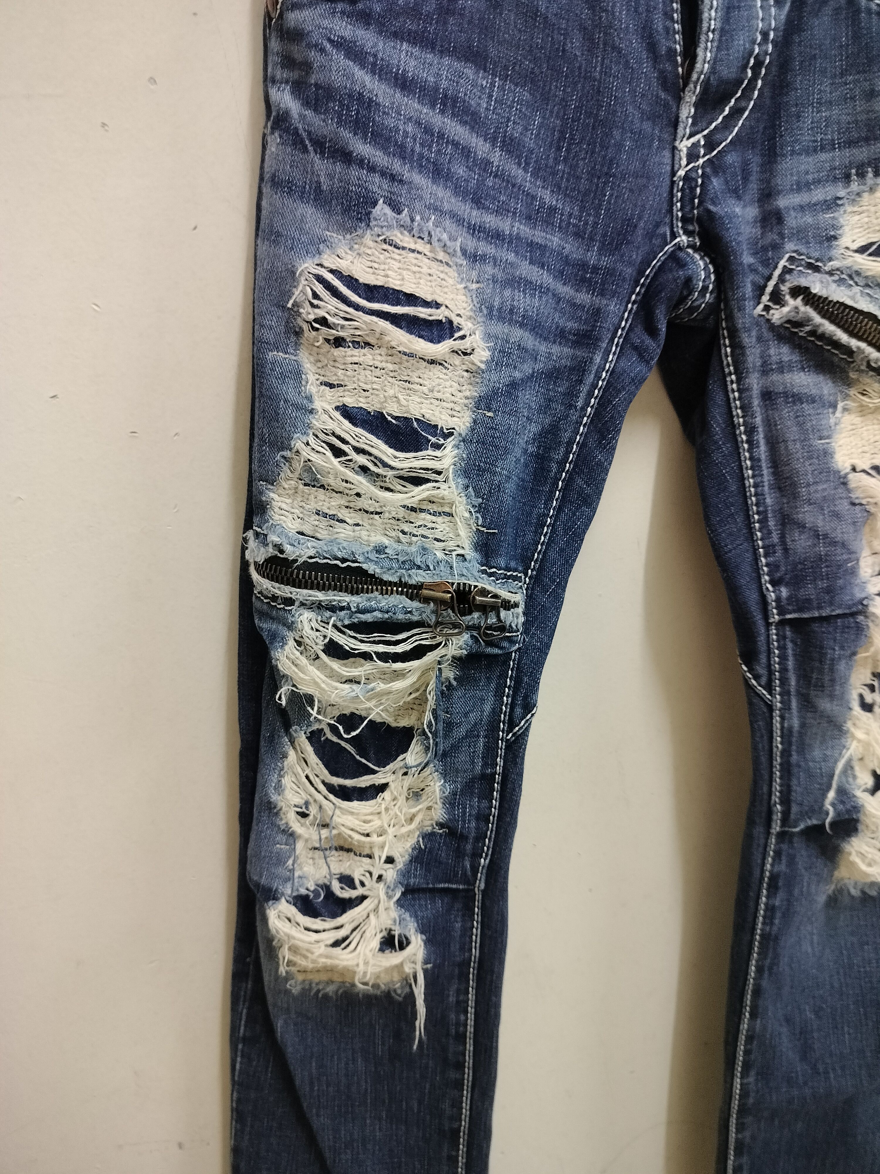 Izreel  Kazuhiro Takakura Izreel Jeans Japan by Kazuhiro Takakura for her Size 29" - 2 Thumbnail