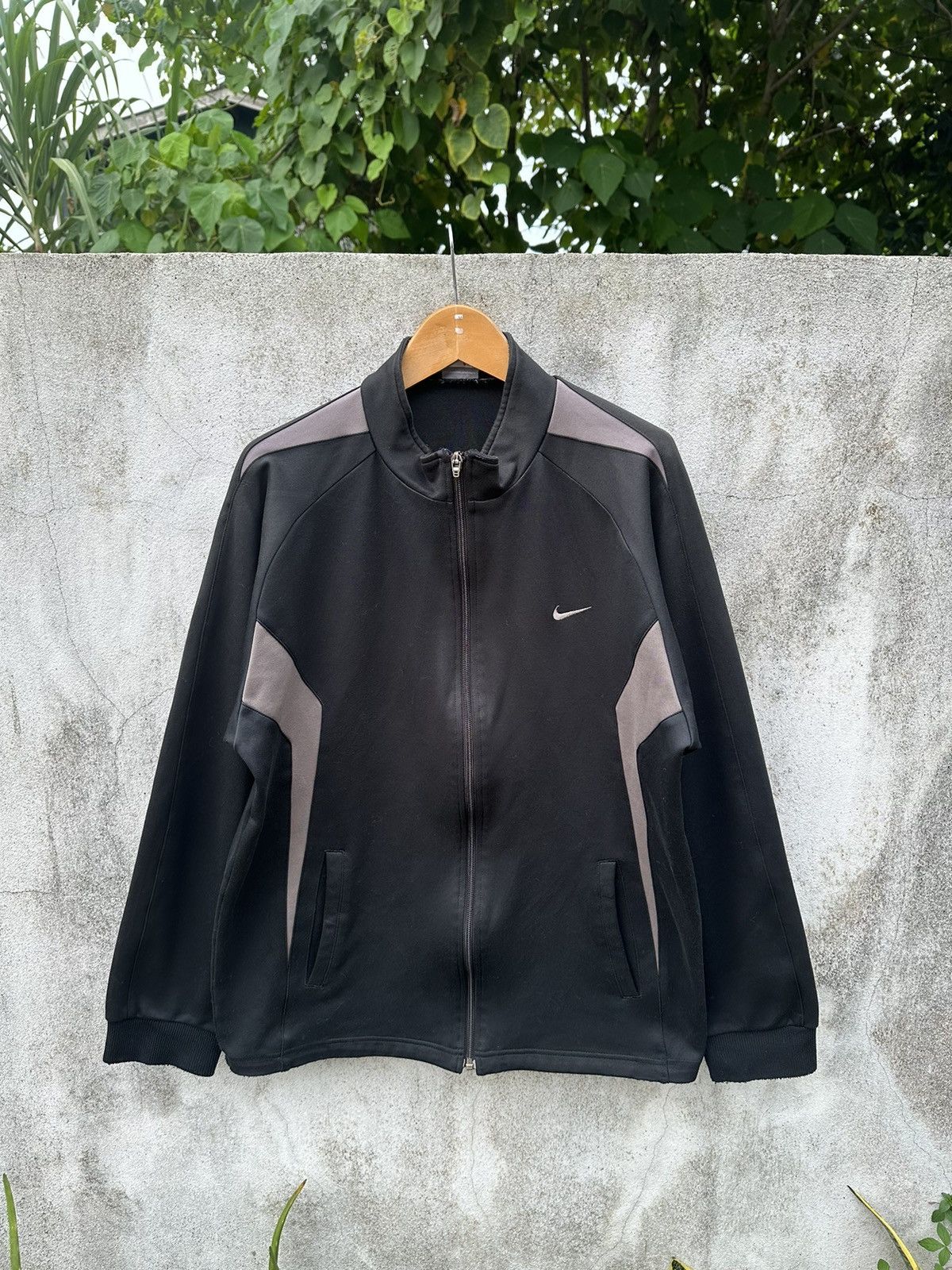 Nike Nike black sweater Size US XL / EU 56 / 4 - 1 Thumbnail