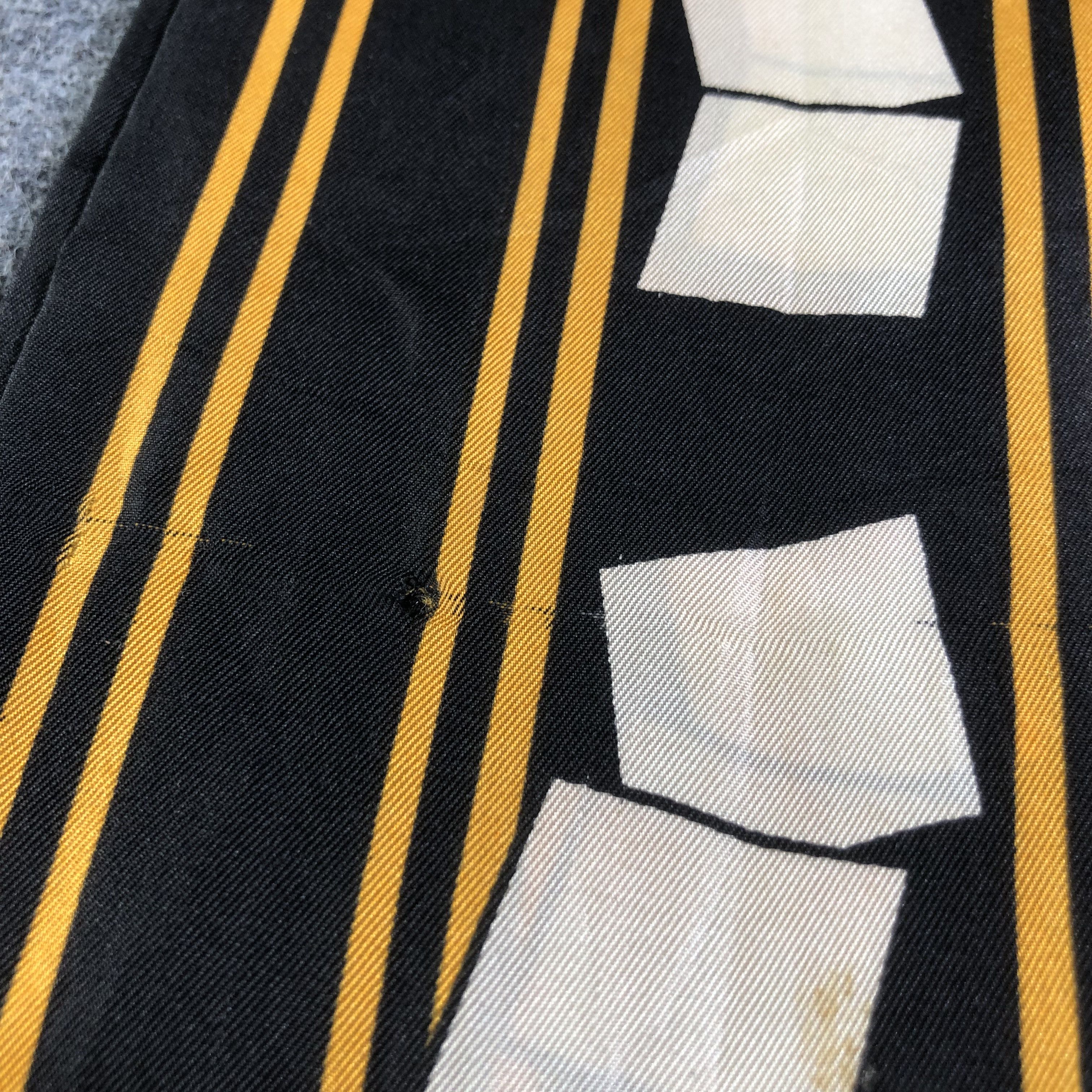Pierre Cardin Vintage Pierre Cardin Abstract Silk Stole Silk Scarf M934 Size ONE SIZE - 8 Thumbnail