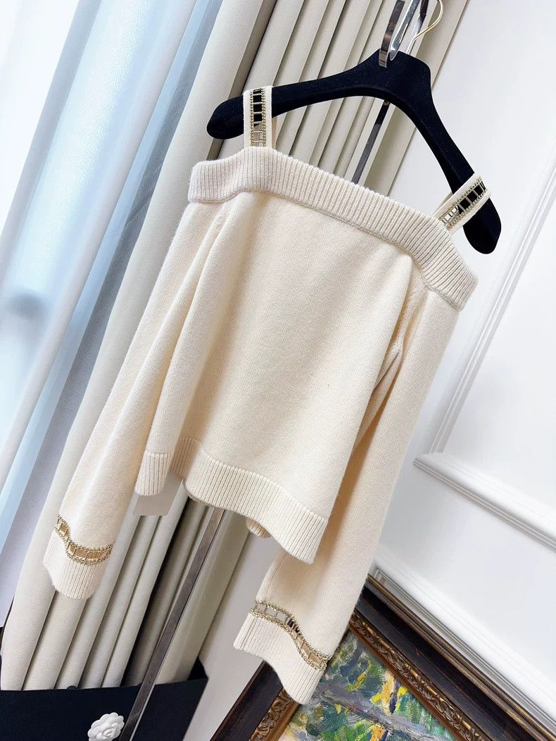 Chanel Chanel Track series beige knitted metal hollow off-the-sho Size XS / US 0-2 / IT 36-38 - 2 Thumbnail