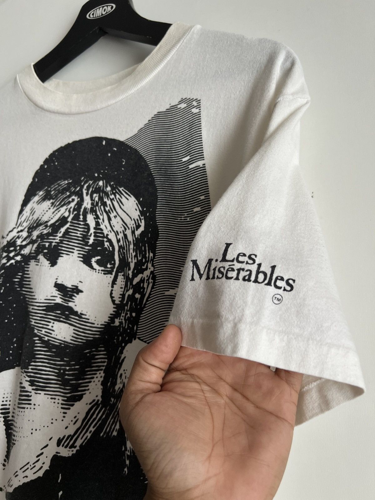 Vintage Vintage 1986 Les Miserables Tee Size US L / EU 52-54 / 3 - 4 Thumbnail