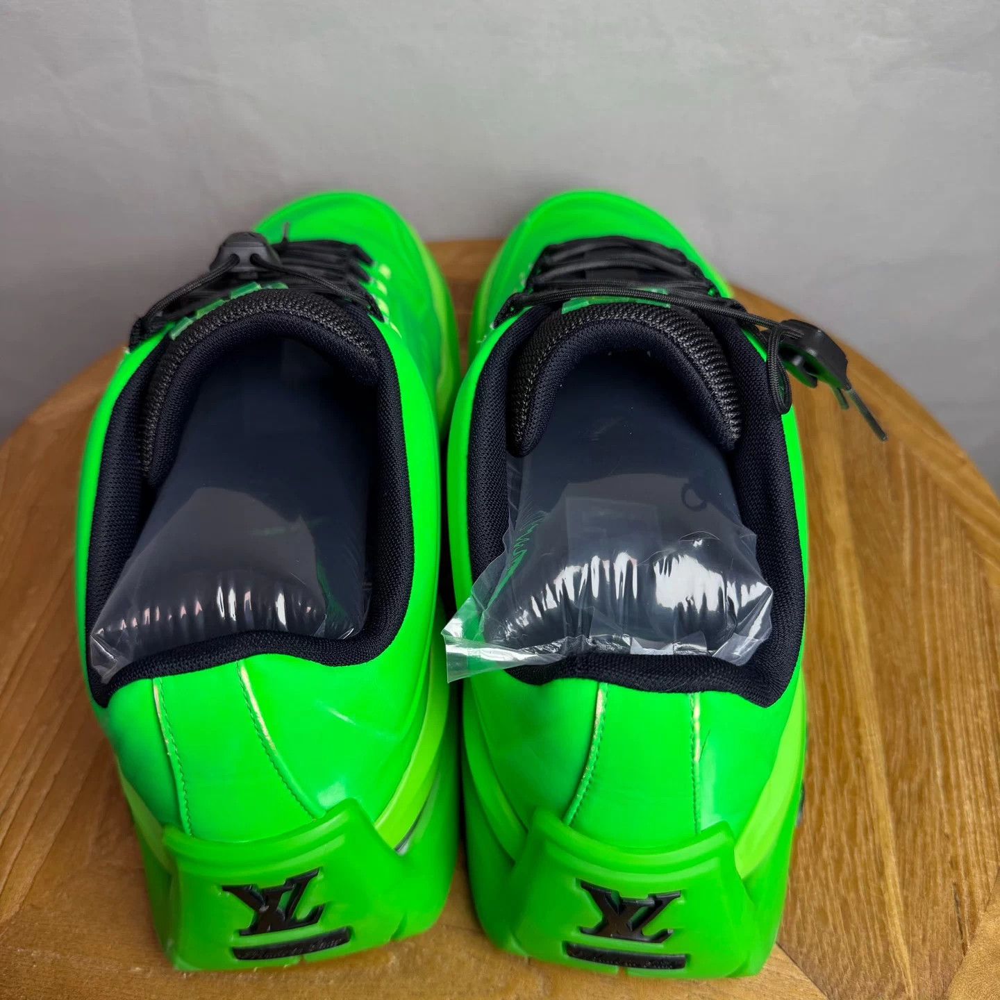 Louis Vuitton Louis Vuitton LV Millenium Fluorescent Green Sneakers 40 Size US 7 / EU 40 - 6 Thumbnail