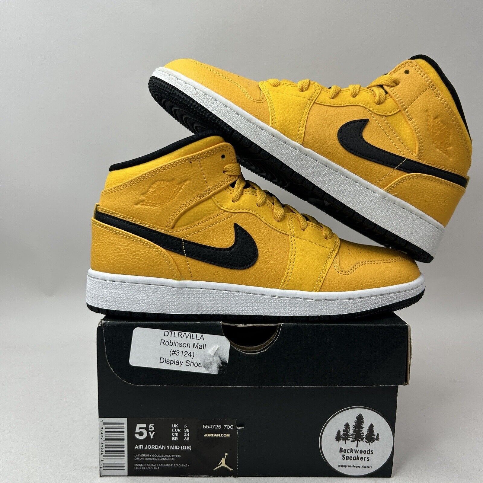 Nike Nike Air Jordan 1 Mid GS “University Gold” 2023 Size US 7 / IT 37 - 1 Thumbnail