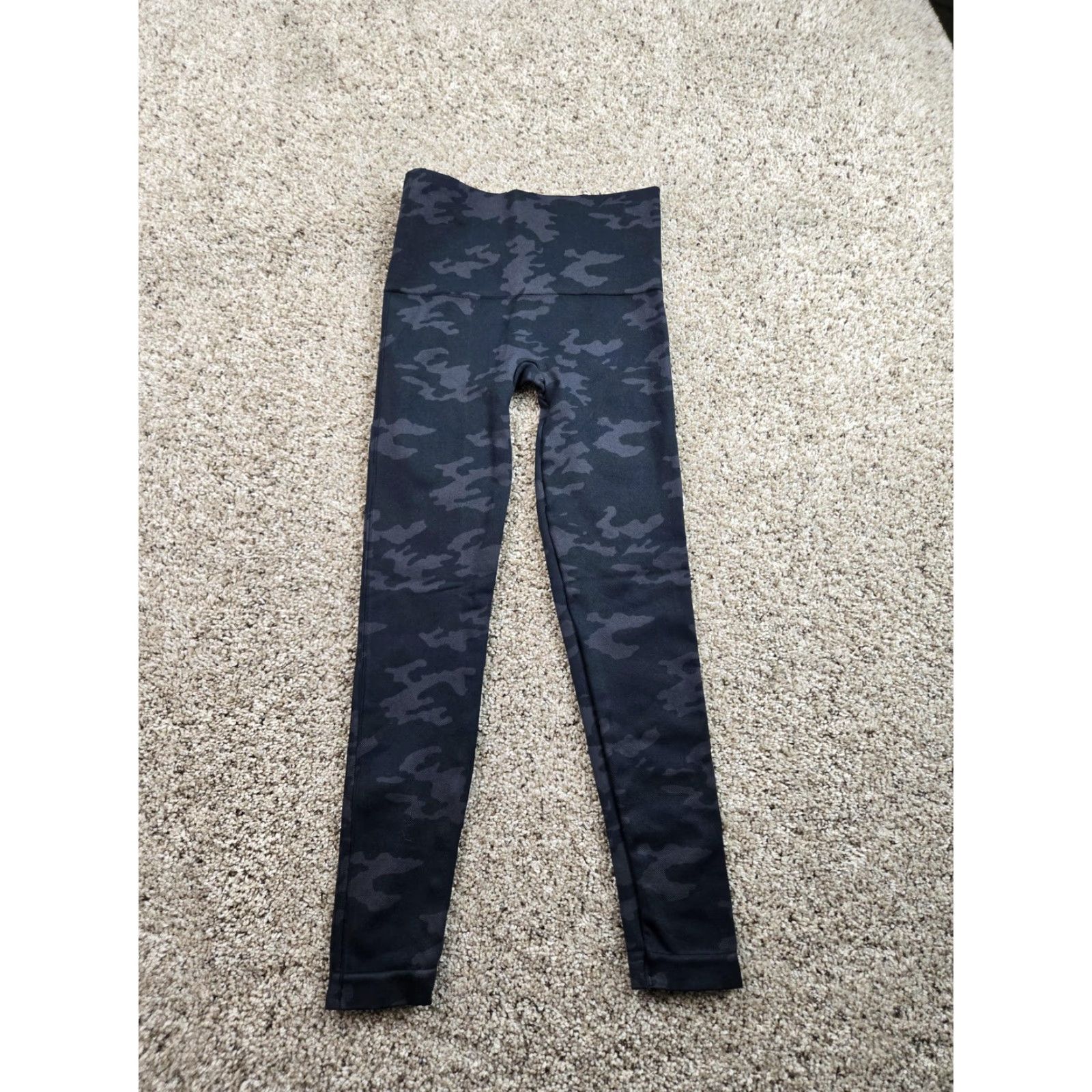 Spanx Spanx Leggings Womens M Black Camouflage High Rise Shaping Look At Me Now Activewear Casual Womens Size 32" / US 10 / IT 46 - 4 Thumbnail
