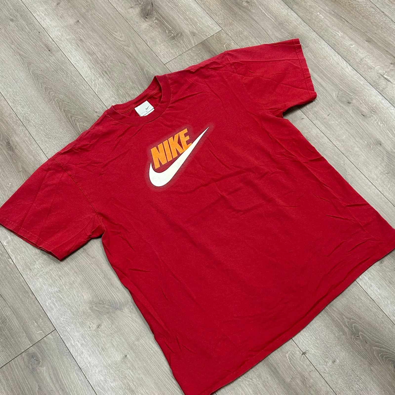 Nike Nike Gray Tag Swoosh Logo Red Tee T Shirt Size XL B9 Size US XL / EU 56 / 4 - 2 Thumbnail