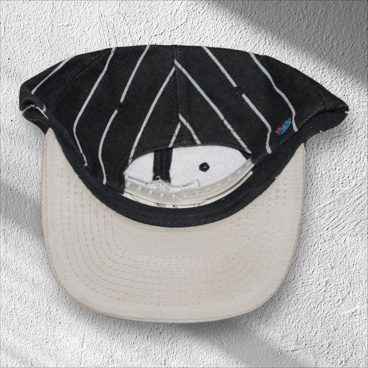Top Of The World × Vintage Vintage Los Angeles Raiders Pinstripe Snapback Hat Blockhead Size ONE SIZE - 2 Thumbnail